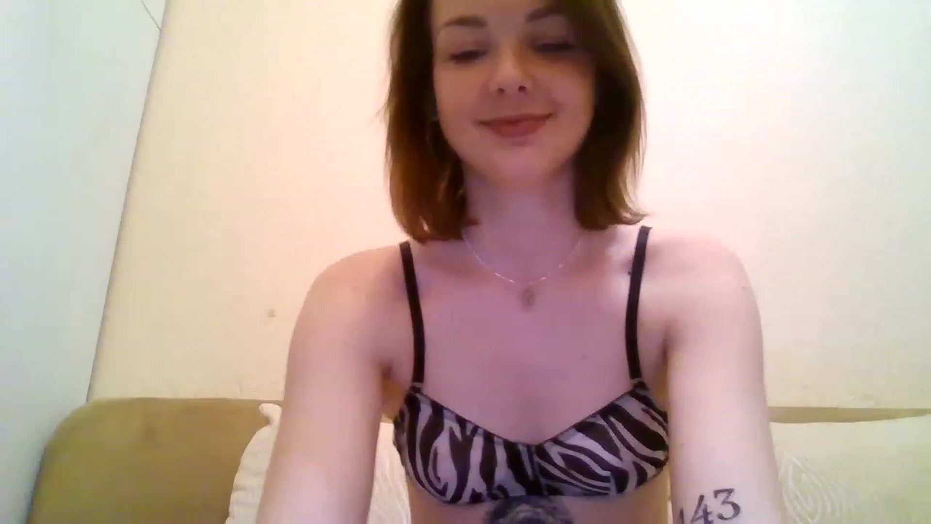 Gallery image thumbnail from RoxieSinner's myfreecams stream on, 12/24/2022, 15:08 image 3 of 20
