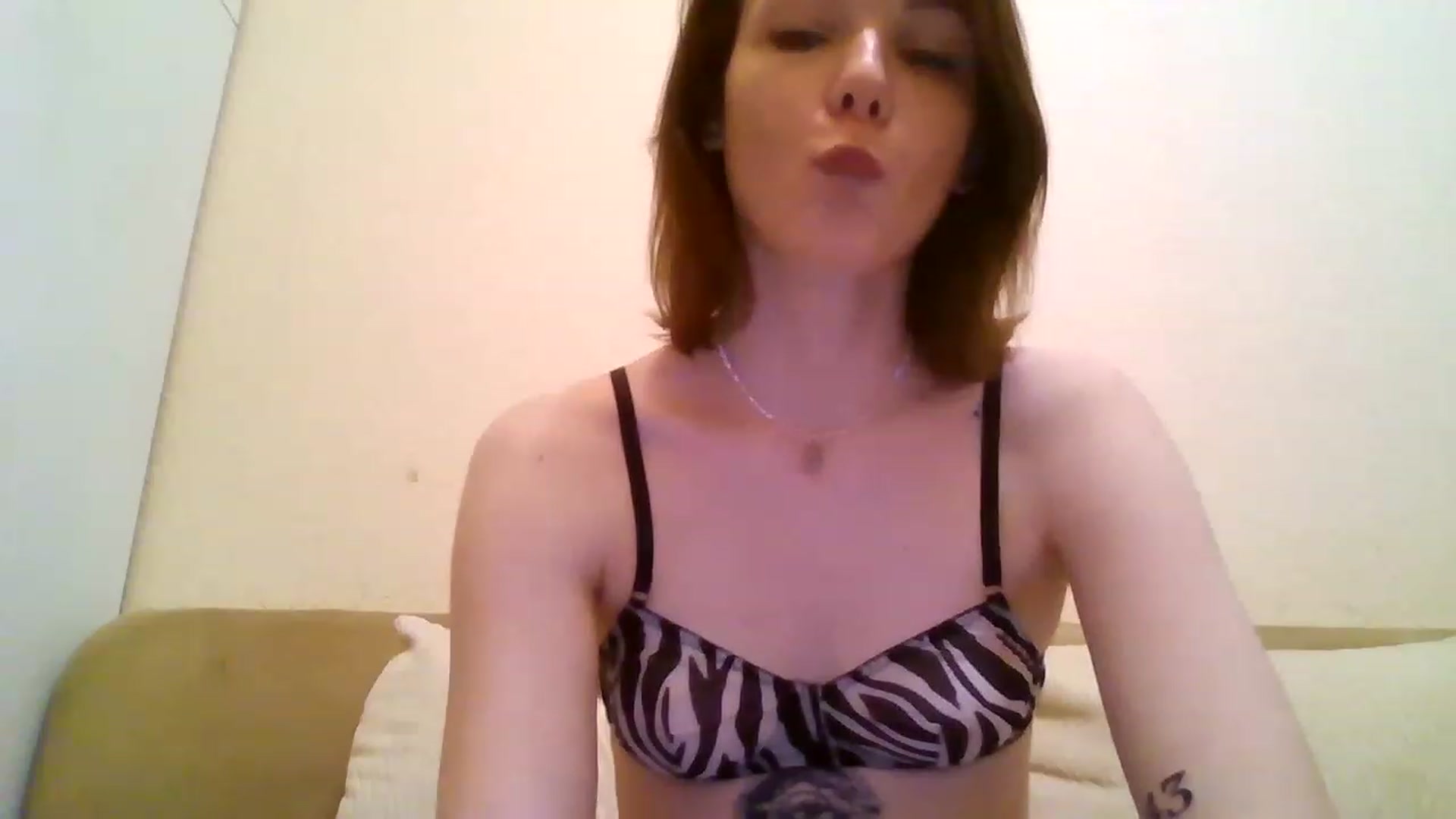 Gallery image thumbnail from RoxieSinner's myfreecams stream on, 12/24/2022, 15:08 image 11 of 20