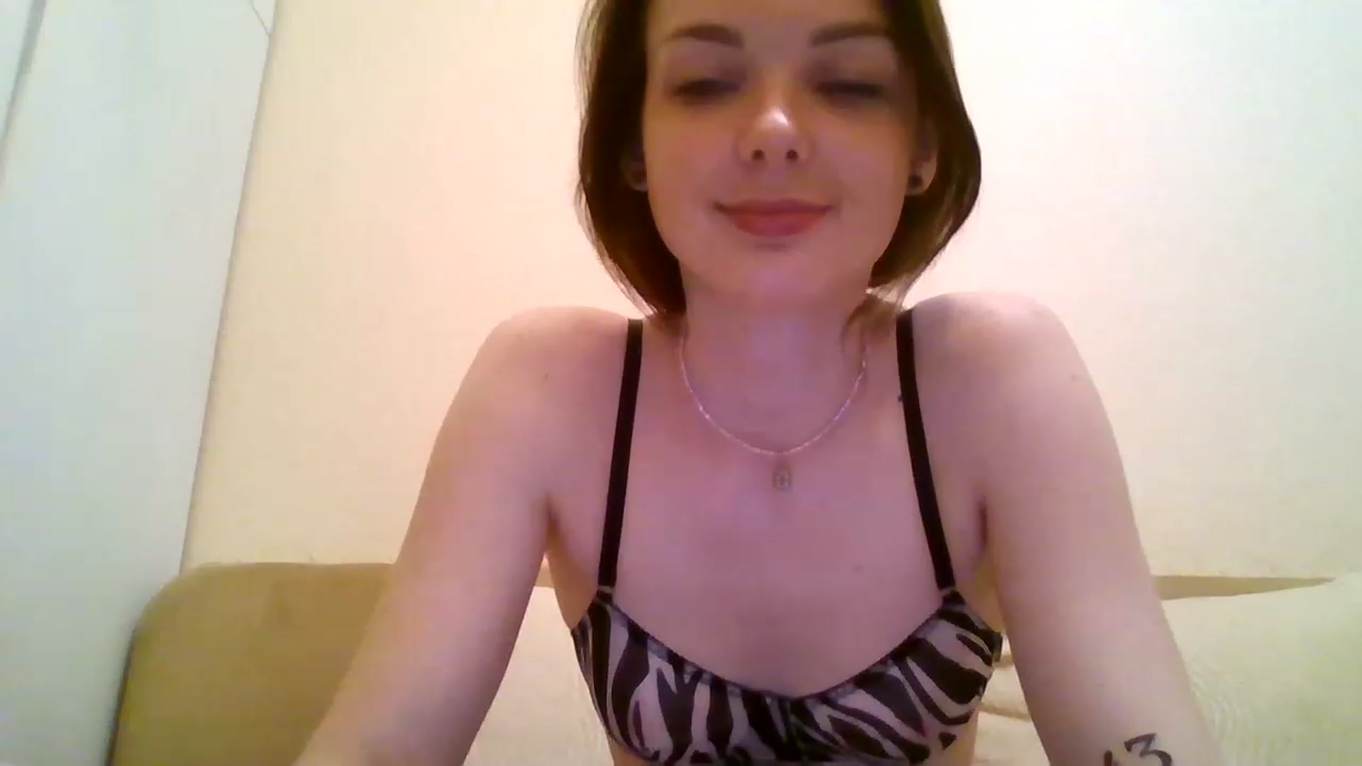 Gallery image thumbnail from RoxieSinner's myfreecams stream on, 12/24/2022, 17:46 image 8 of 20