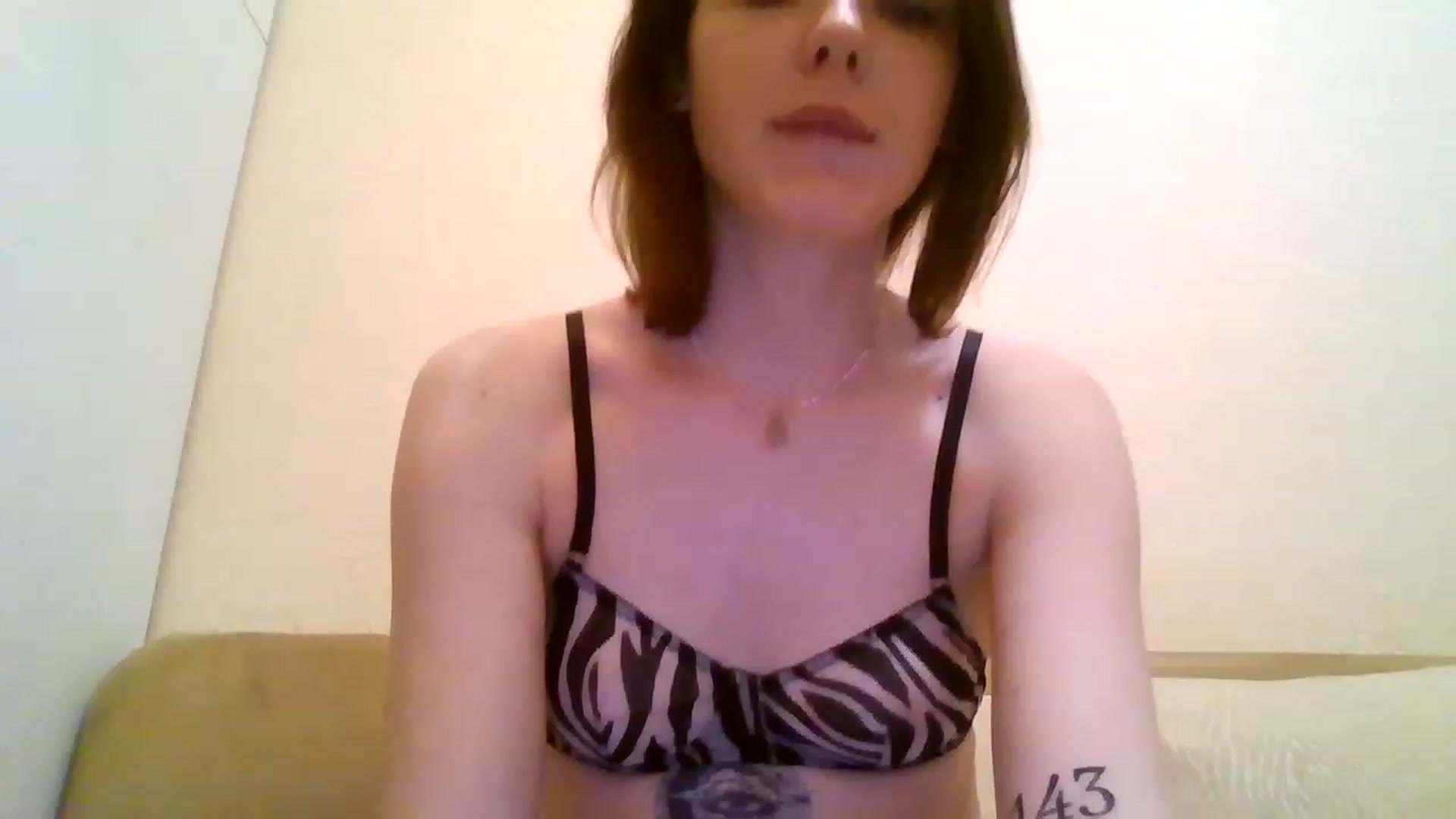 Gallery image thumbnail from RoxieSinner's myfreecams stream on, 12/24/2022, 17:46 image 1 of 20