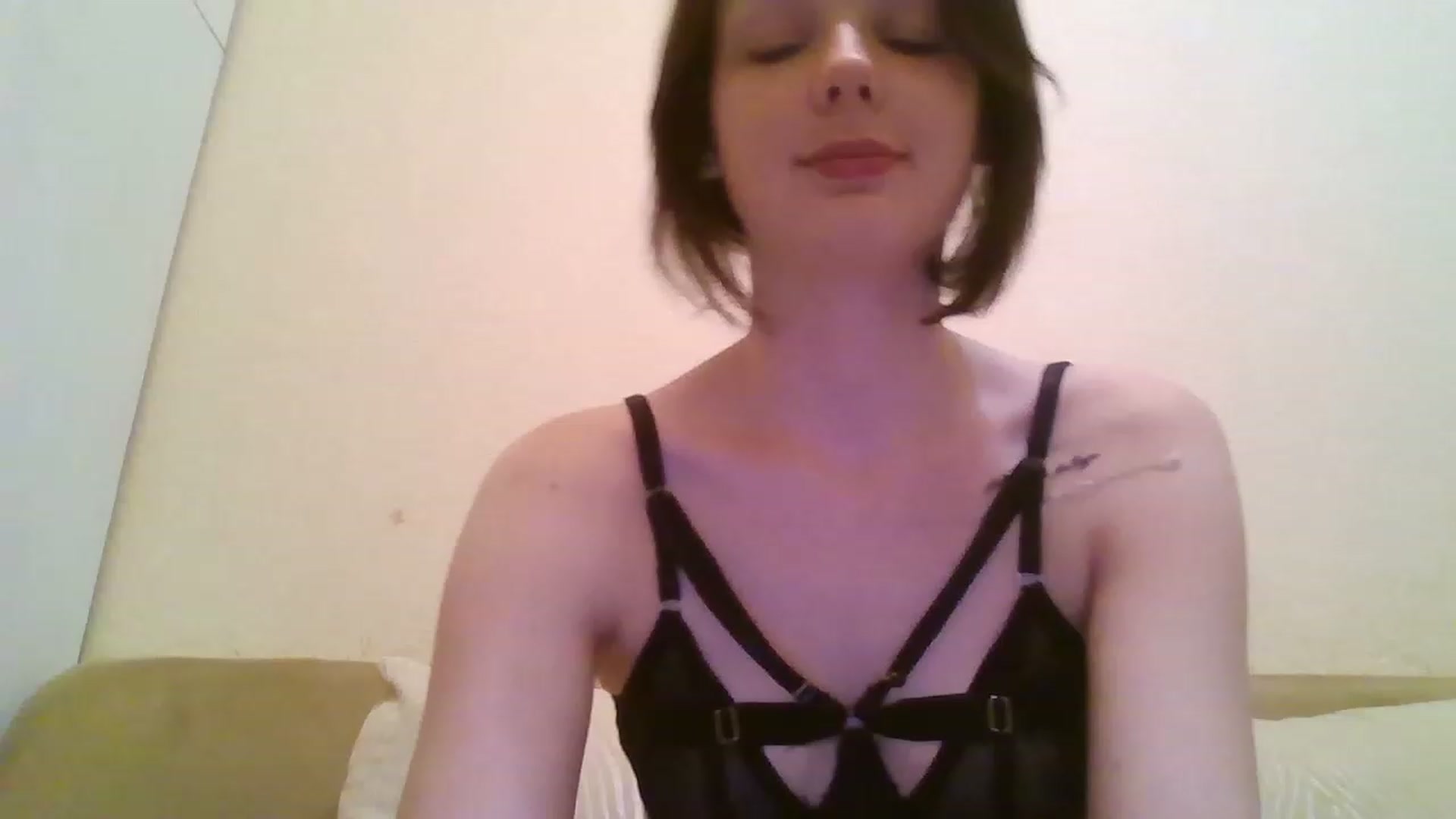 Gallery image thumbnail from RoxieSinner's myfreecams stream on, 12/27/2022, 15:31 image 16 of 20