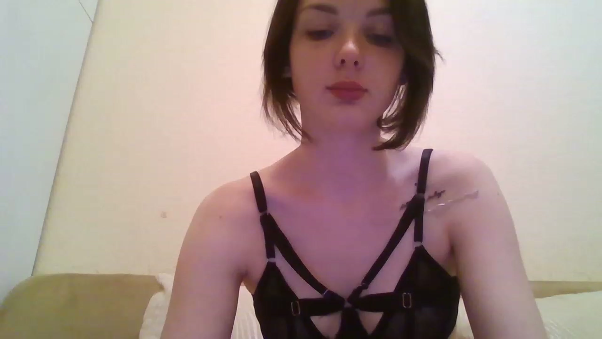 Gallery image thumbnail from RoxieSinner's myfreecams stream on, 12/27/2022, 15:31 image 17 of 20