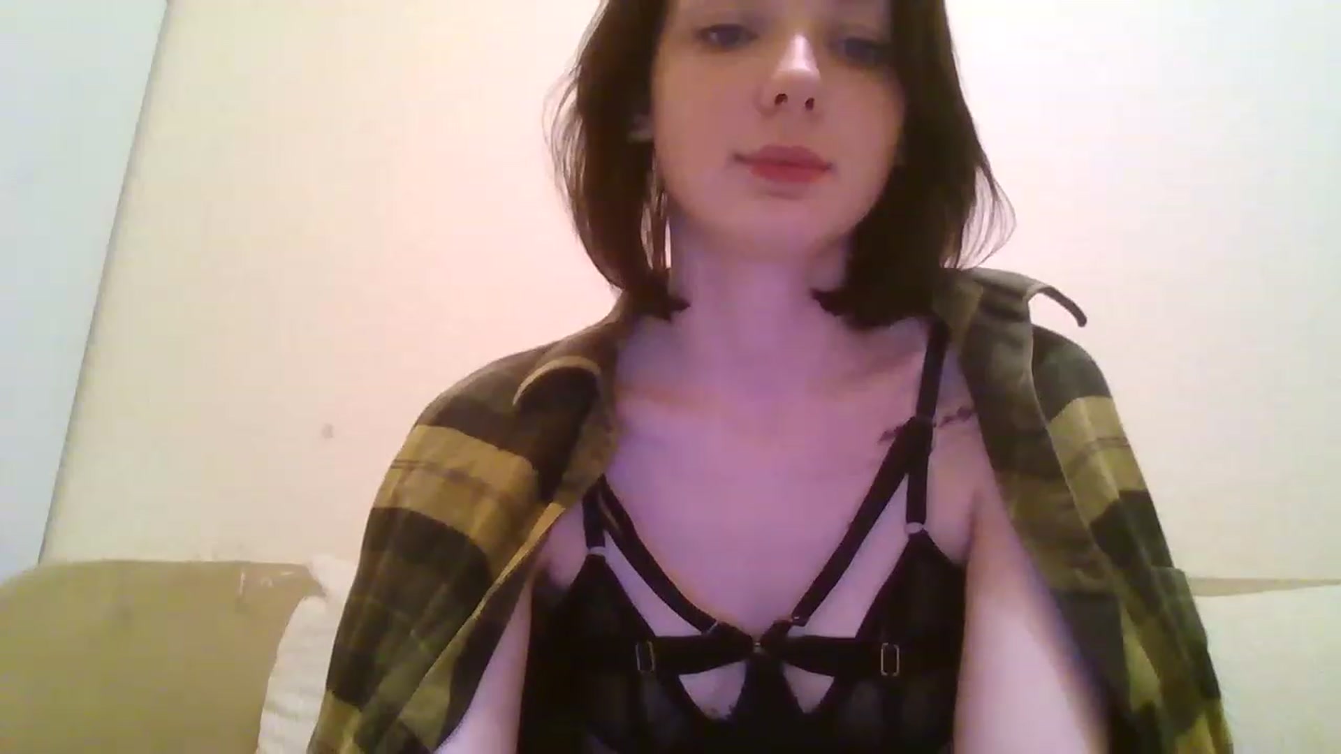 Gallery image thumbnail from RoxieSinner's myfreecams stream on, 12/27/2022, 19:58 image 18 of 20