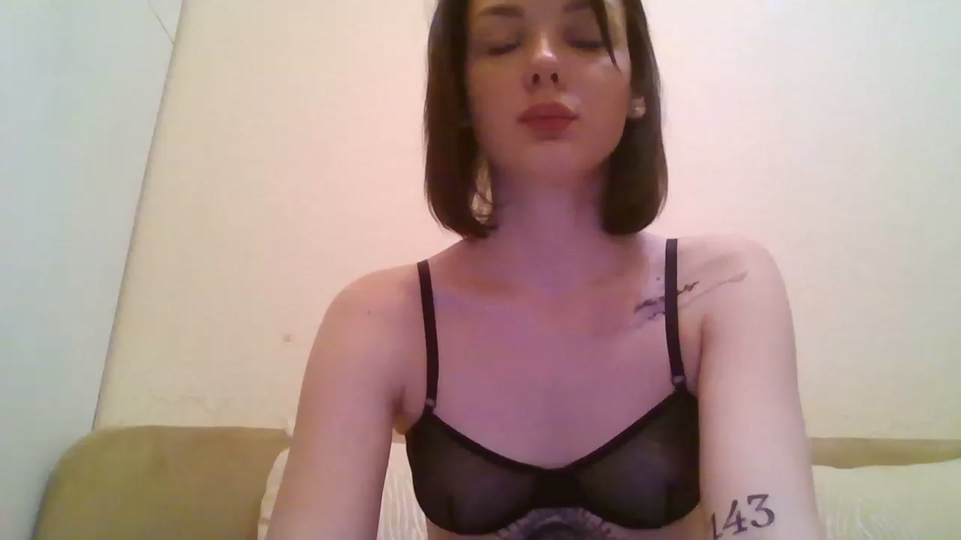 Gallery image thumbnail from RoxieSinner's myfreecams stream on, 12/28/2022, 18:55 image 6 of 20