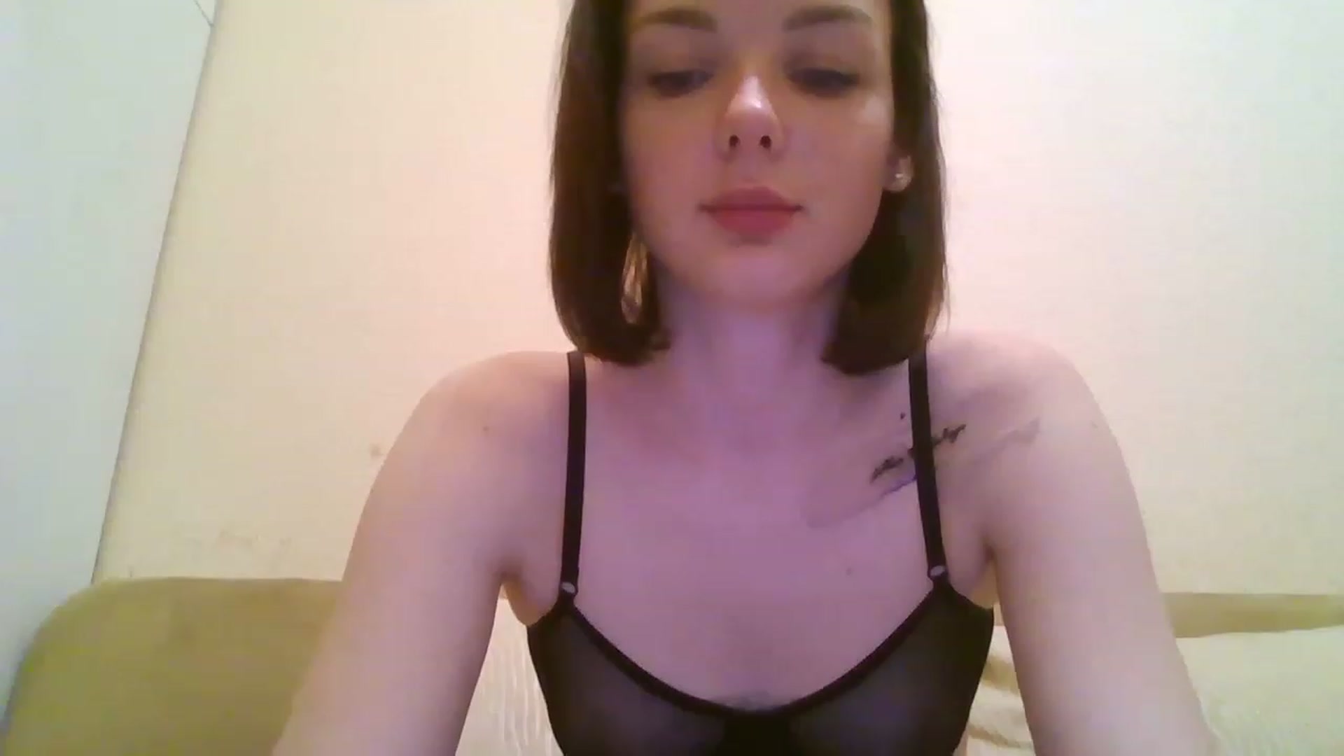 Gallery image thumbnail from RoxieSinner's myfreecams stream on, 12/28/2022, 18:55 image 1 of 20