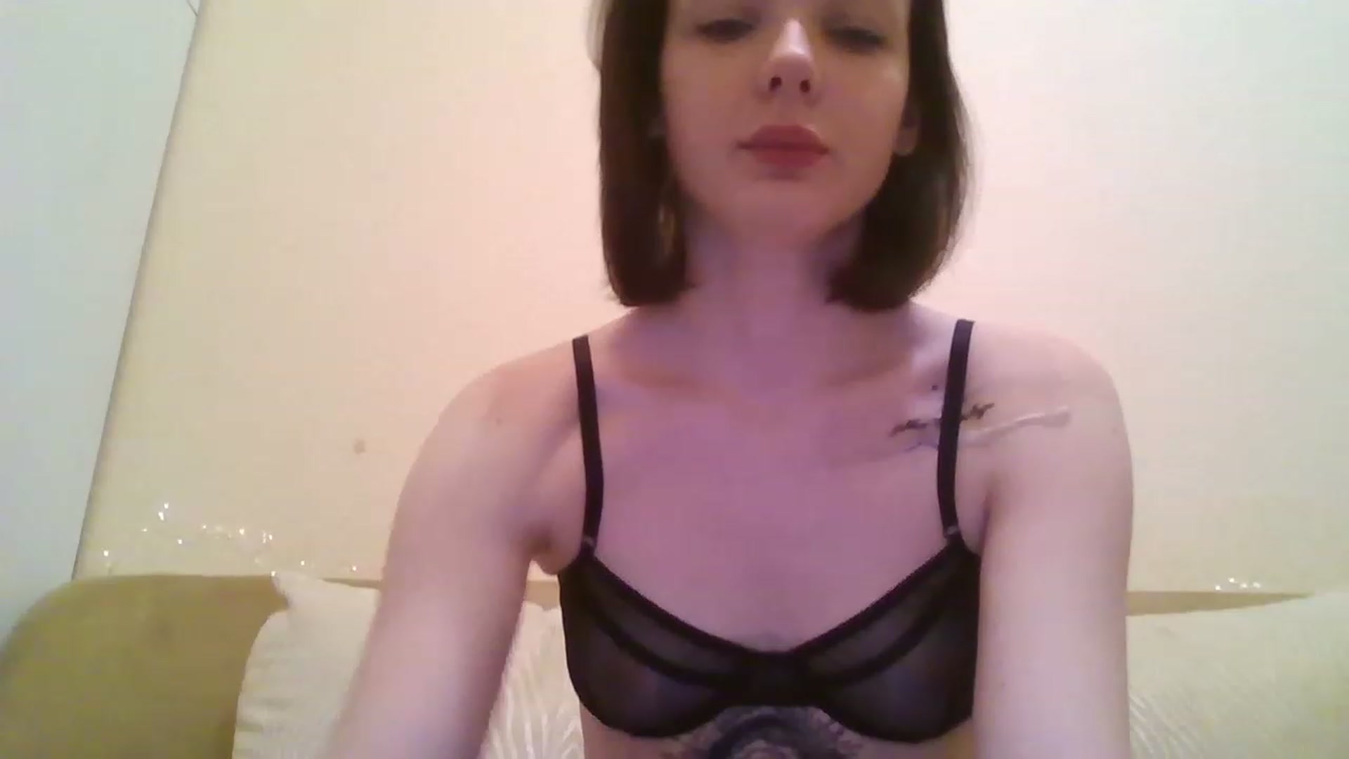 Gallery image thumbnail from RoxieSinner's myfreecams stream on, 12/29/2022, 13:08 image 19 of 20