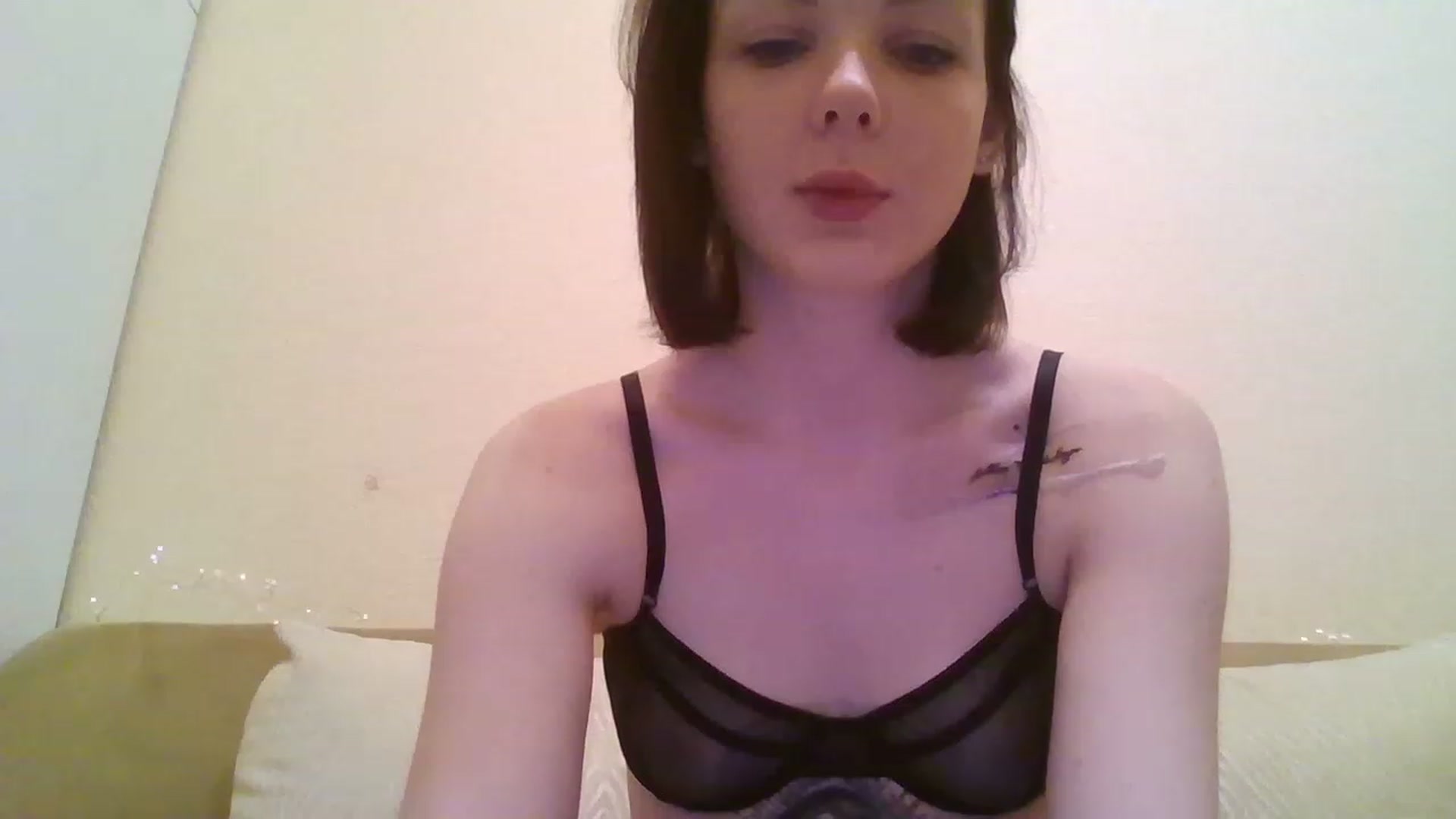 Gallery image thumbnail from RoxieSinner's myfreecams stream on, 12/29/2022, 13:28 image 11 of 20