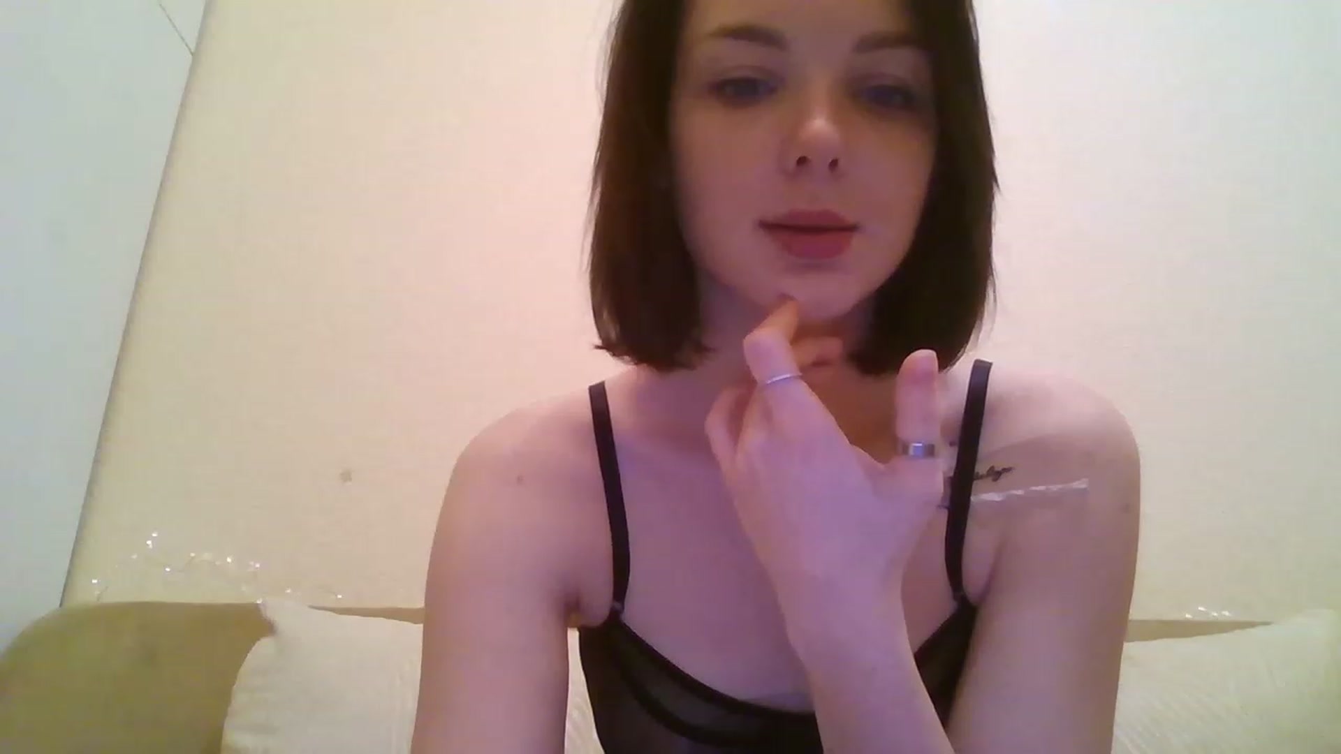 Gallery image thumbnail from RoxieSinner's myfreecams stream on, 12/29/2022, 14:27 image 16 of 20