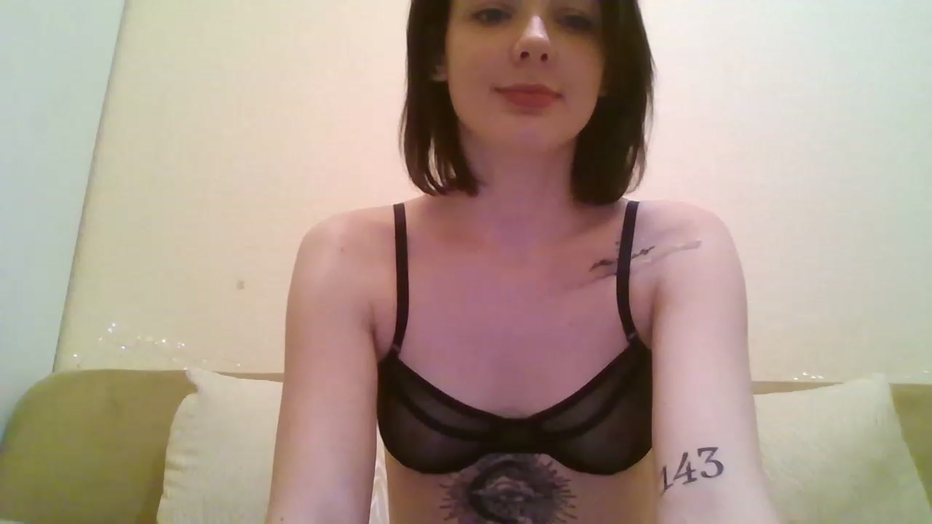 Gallery image thumbnail from RoxieSinner's myfreecams stream on, 12/29/2022, 15:59 image 18 of 20