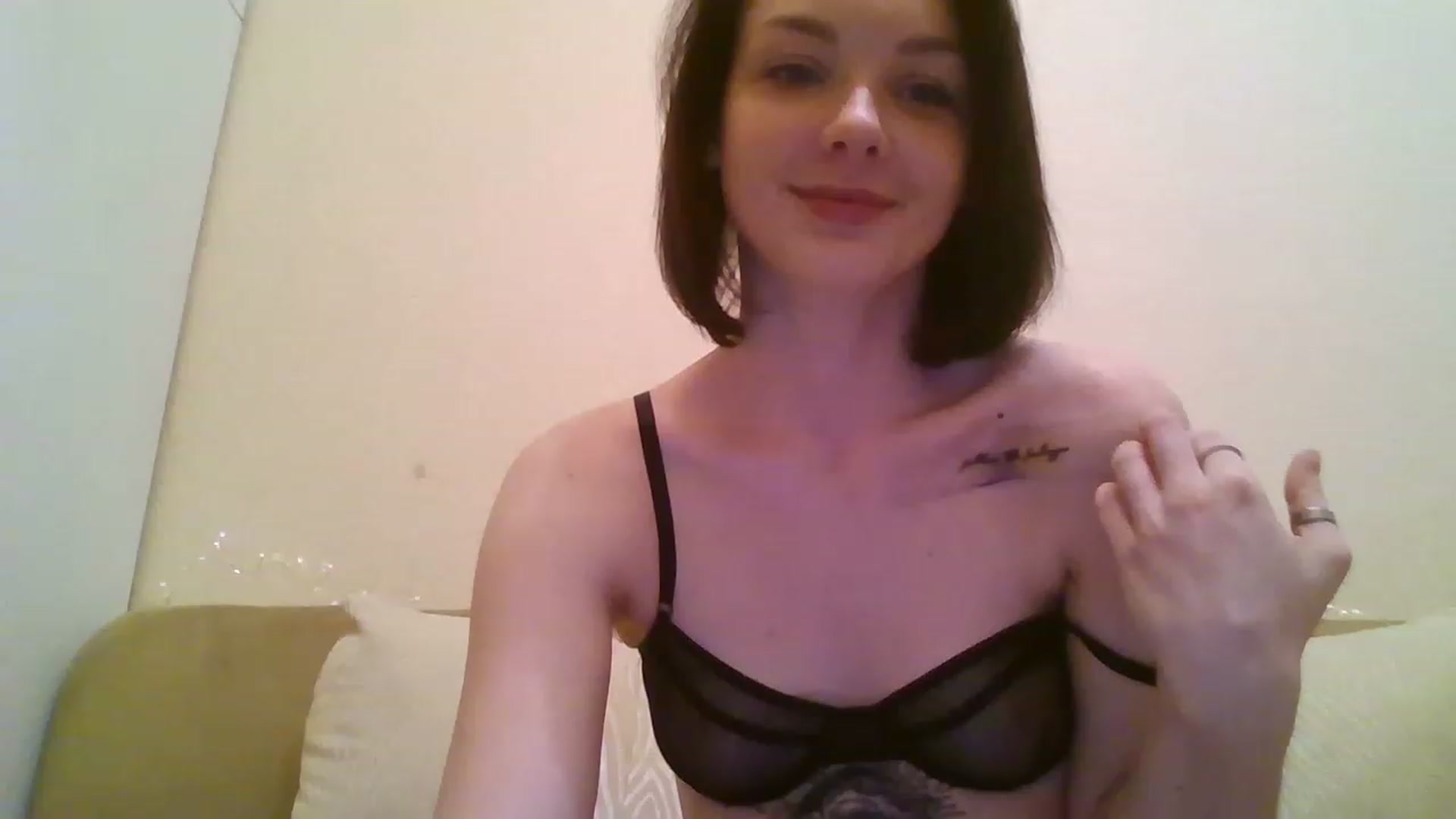 Gallery image thumbnail from RoxieSinner's myfreecams stream on, 12/29/2022, 16:58 image 13 of 20