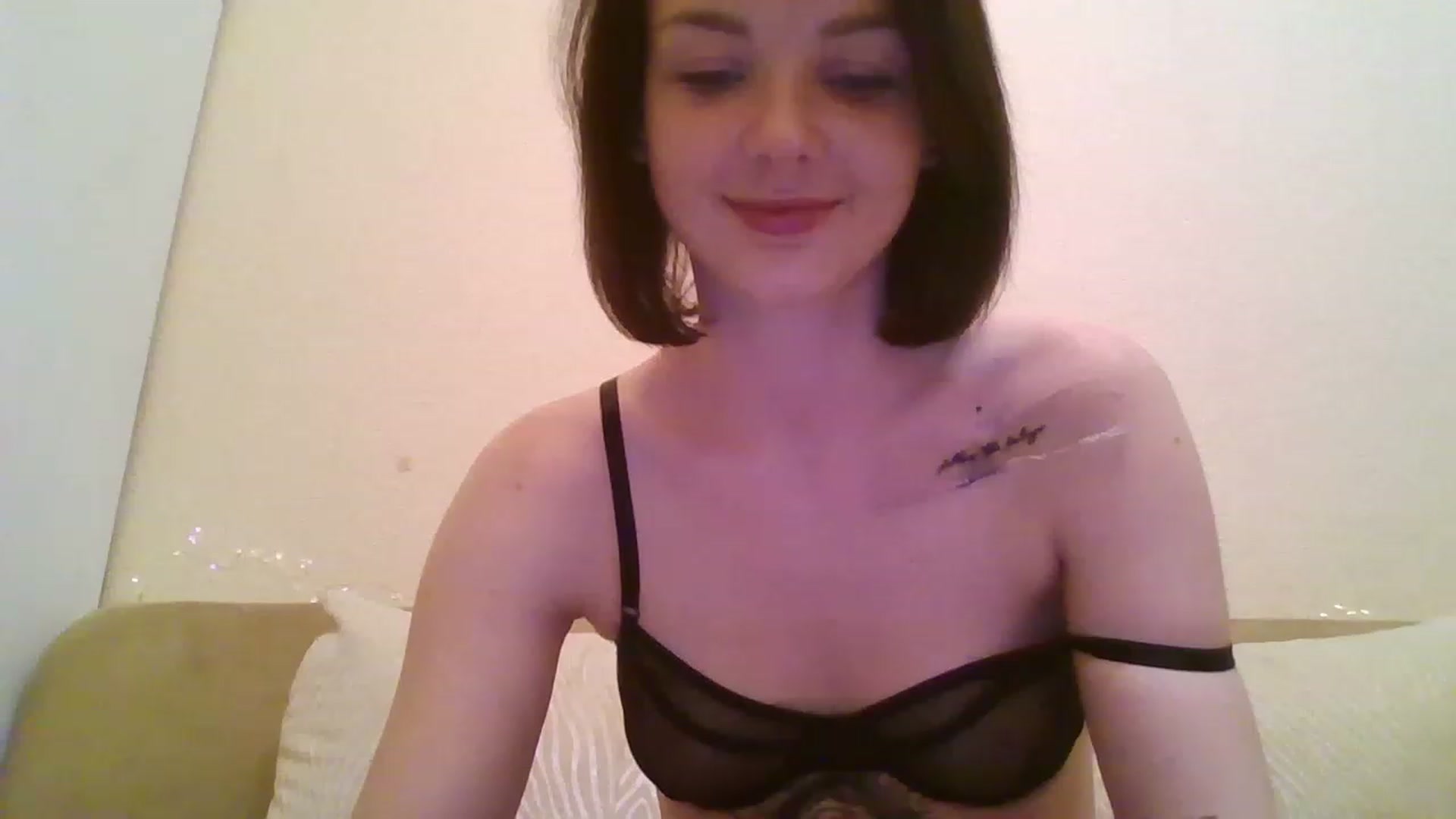 Gallery image thumbnail from RoxieSinner's myfreecams stream on, 12/29/2022, 16:58 image 18 of 20