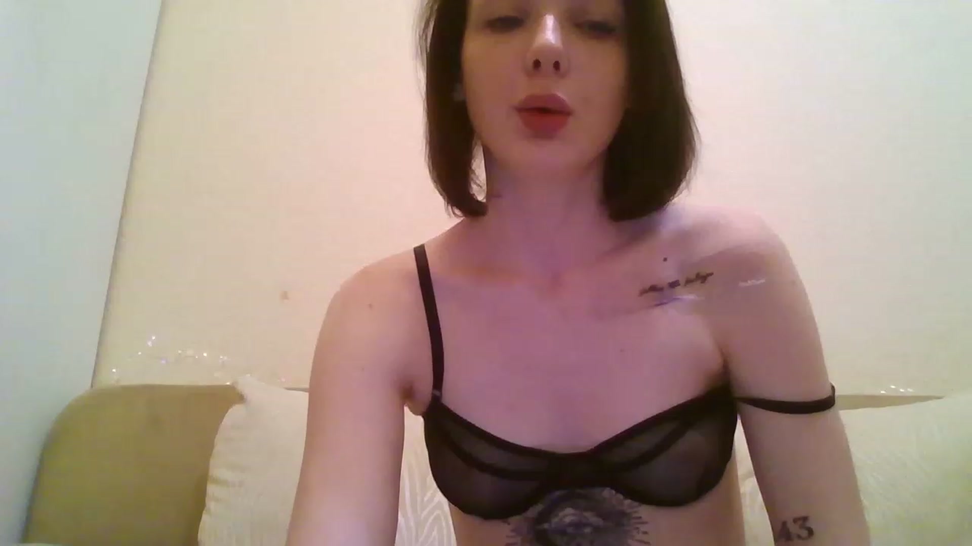 Gallery image thumbnail from RoxieSinner's myfreecams stream on, 12/29/2022, 16:58 image 12 of 20