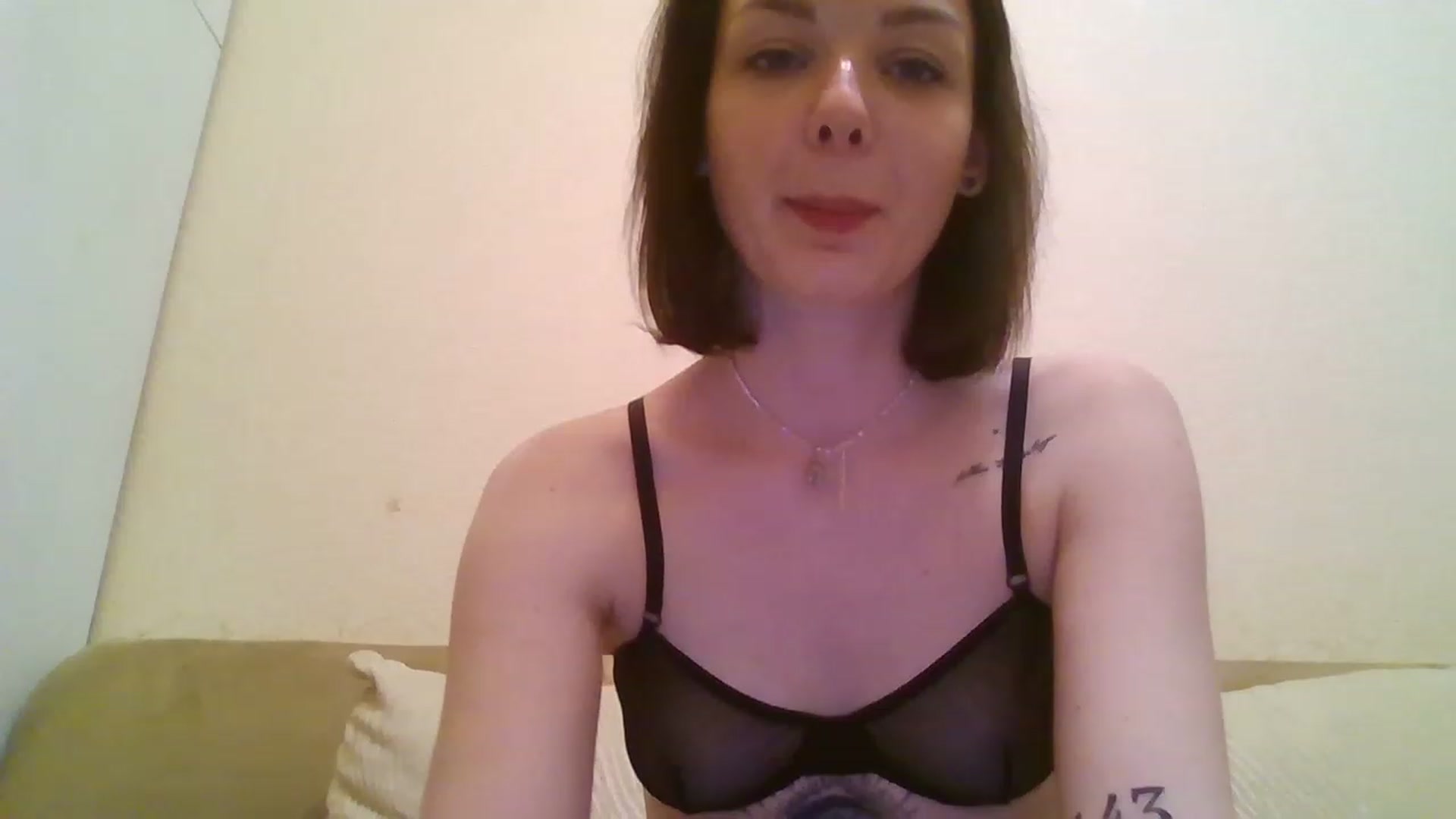 Gallery image thumbnail from RoxieSinner's myfreecams stream on, 01/03/2023, 16:39 image 2 of 20