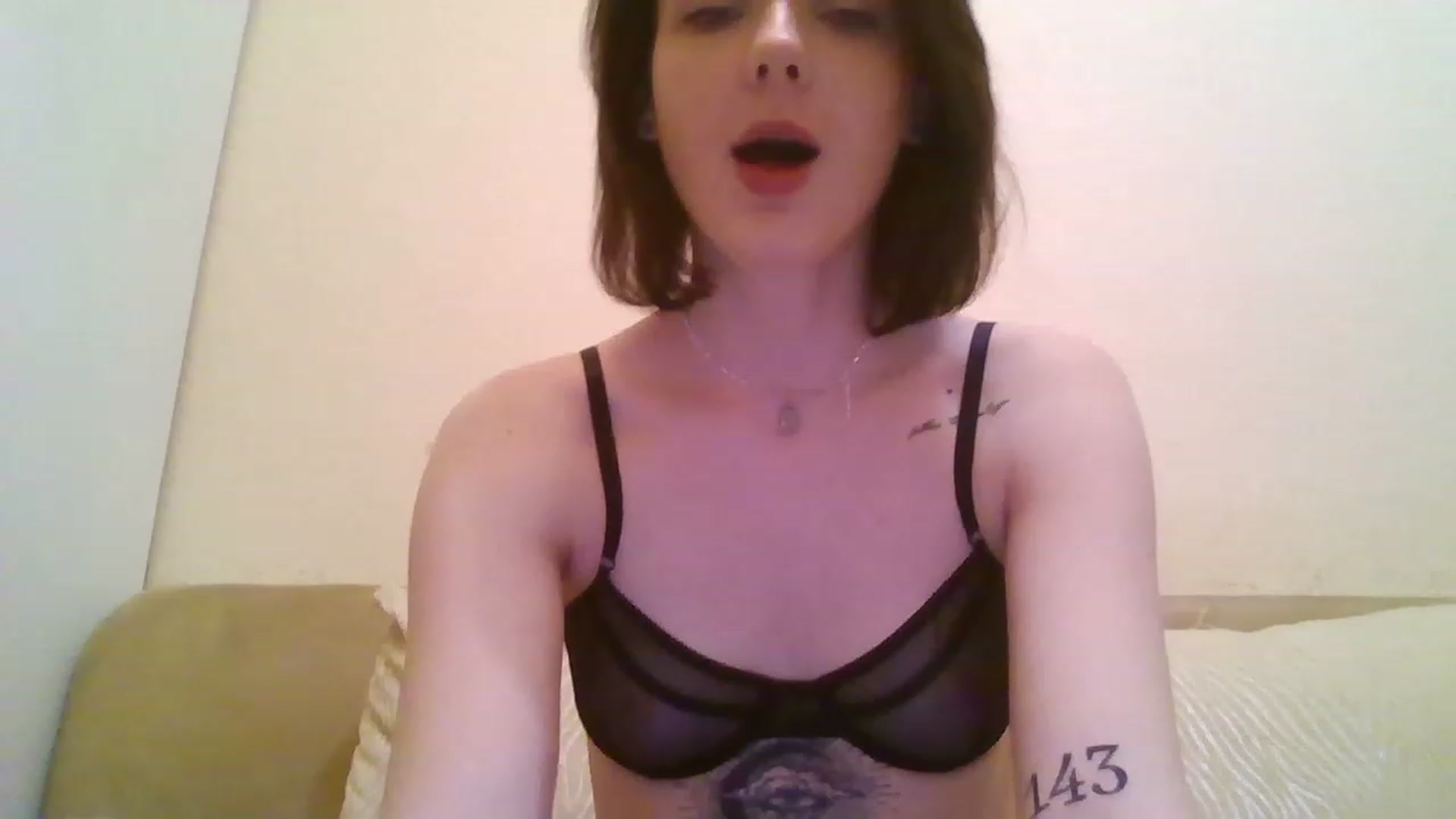 Gallery image thumbnail from RoxieSinner's myfreecams stream on, 01/04/2023, 15:52 image 15 of 20