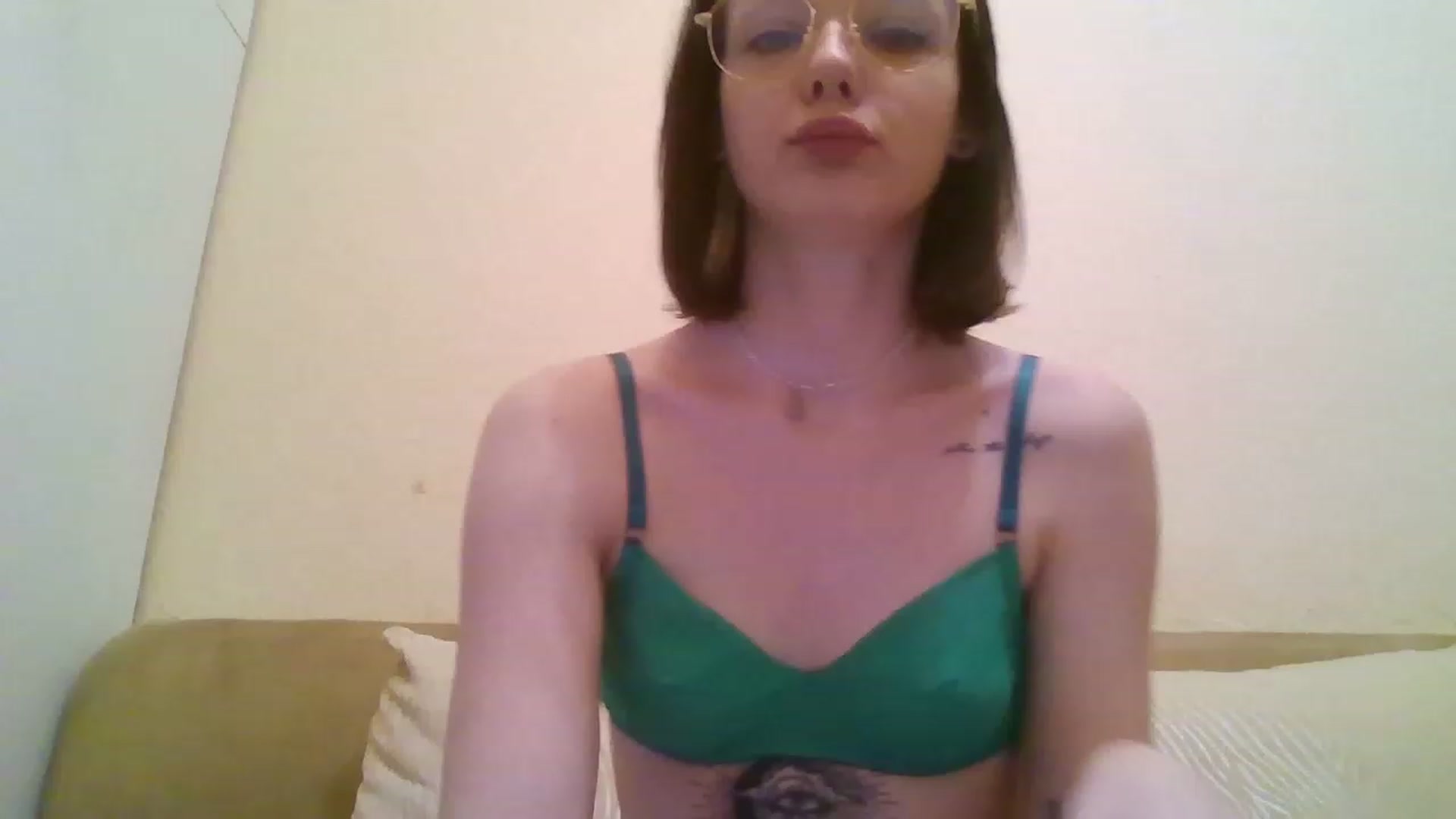 Gallery image thumbnail from RoxieSinner's myfreecams stream on, 01/07/2023, 13:48 image 14 of 20