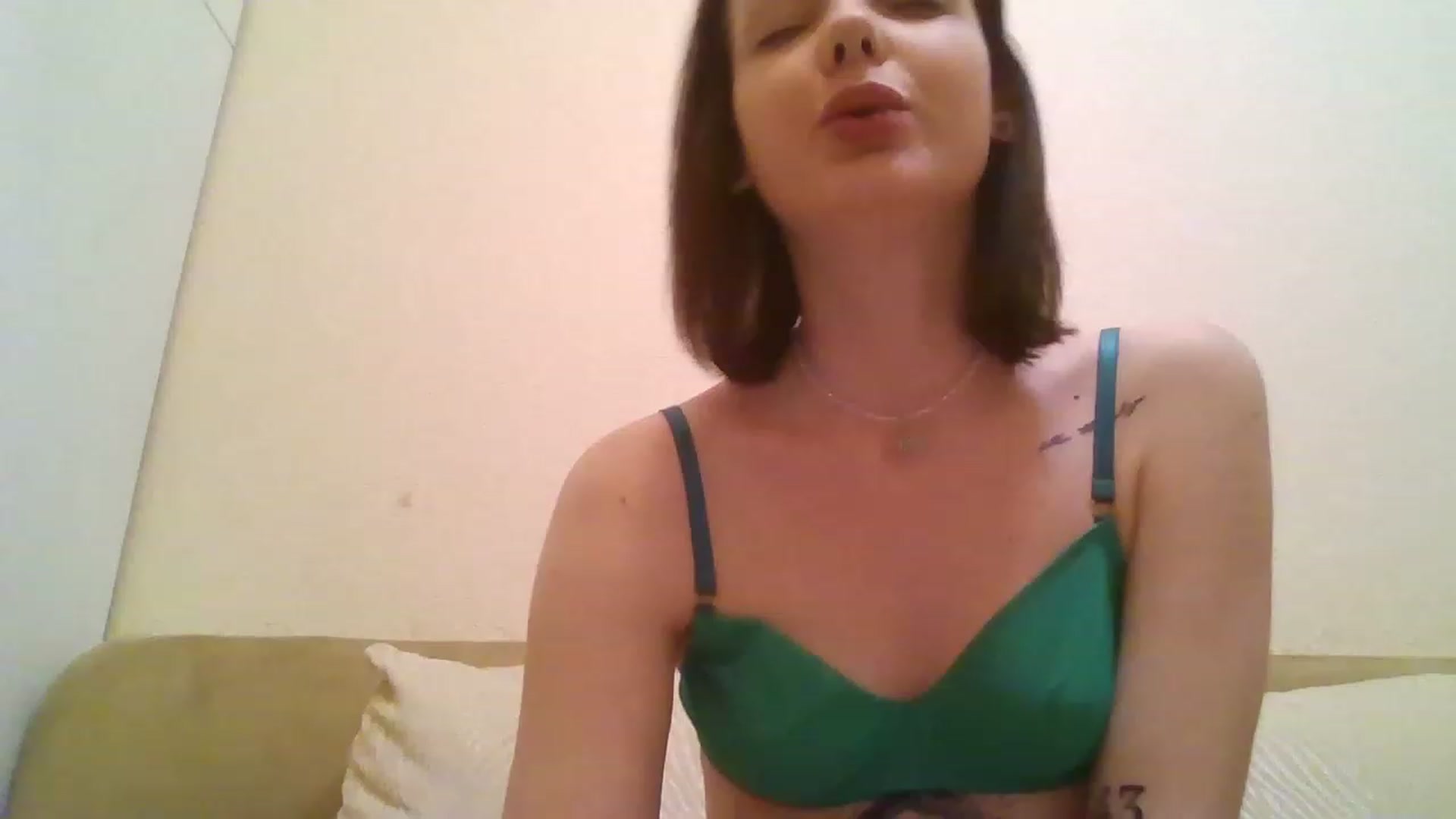 Gallery image thumbnail from RoxieSinner's myfreecams stream on, 01/07/2023, 16:32 image 16 of 20