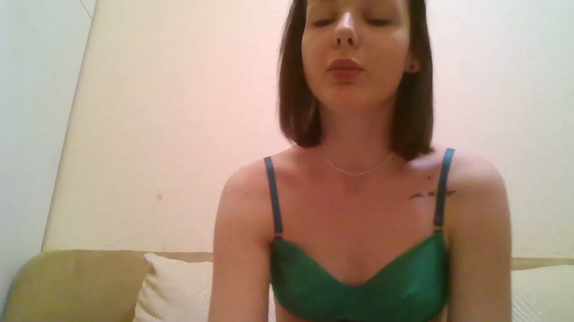 Gallery image thumbnail from RoxieSinner's myfreecams stream on, 01/07/2023, 16:32 image 14 of 20