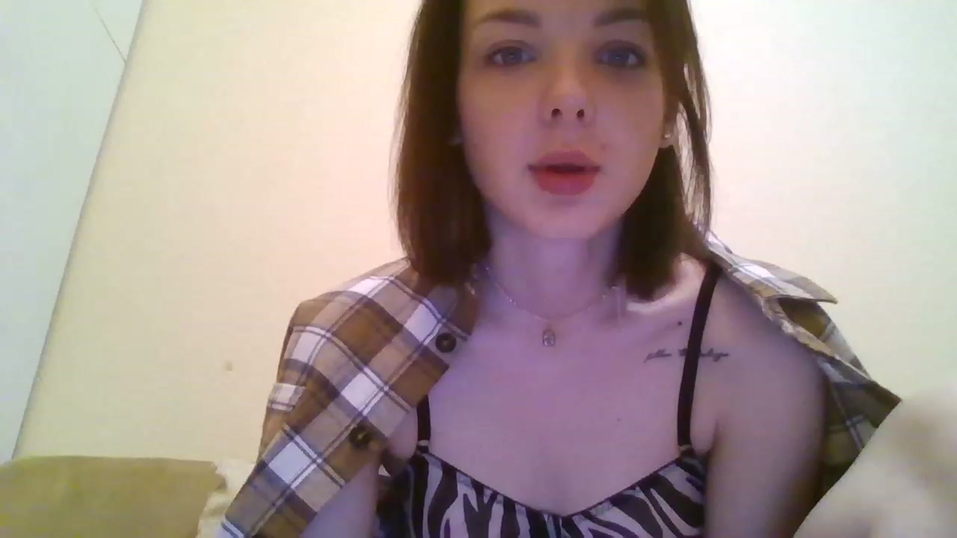 Gallery image thumbnail from RoxieSinner's myfreecams stream on, 01/12/2023, 11:51 image 2 of 20