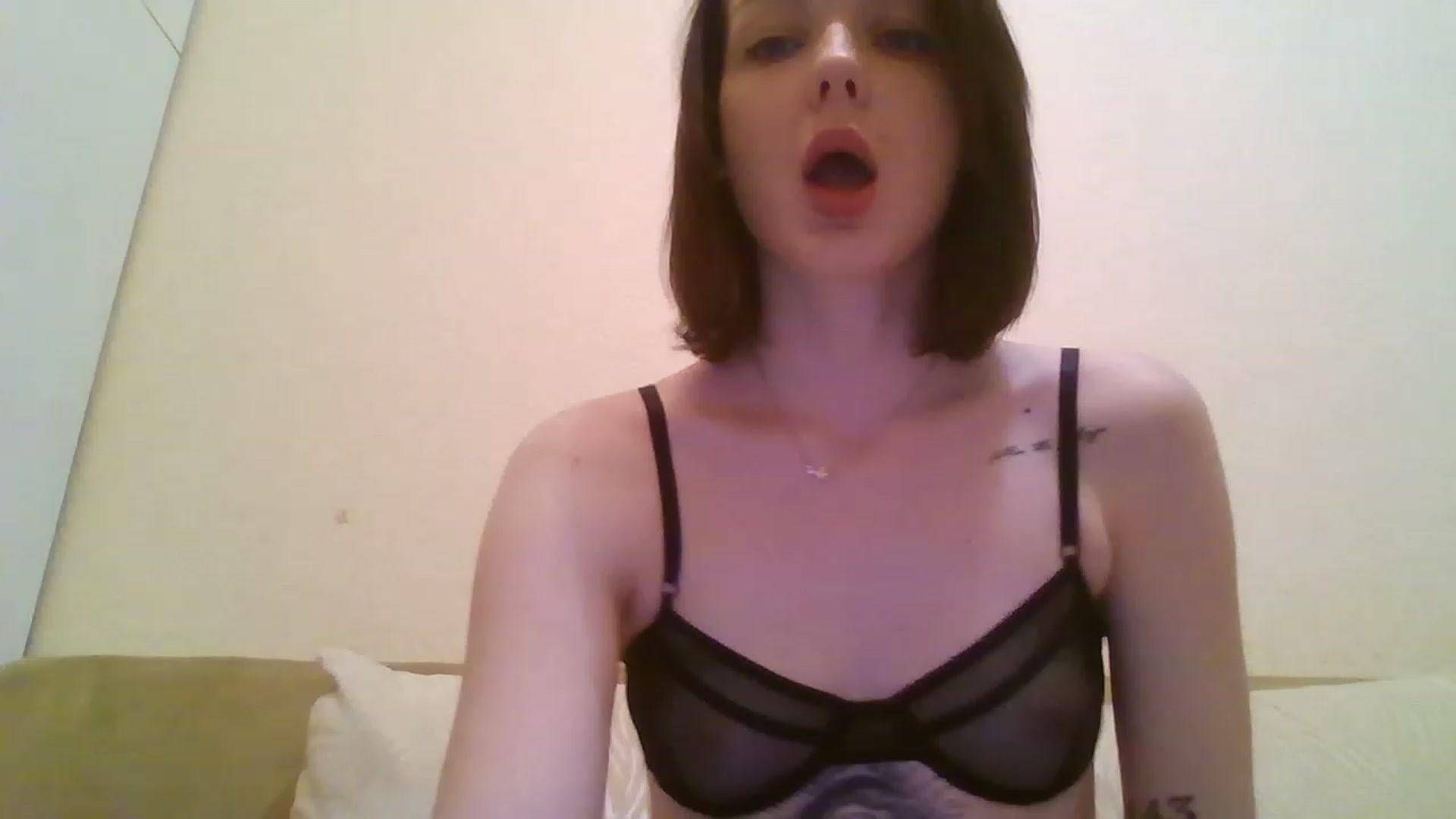 Gallery image thumbnail from RoxieSinner's myfreecams stream on, 01/17/2023, 14:10 image 3 of 20