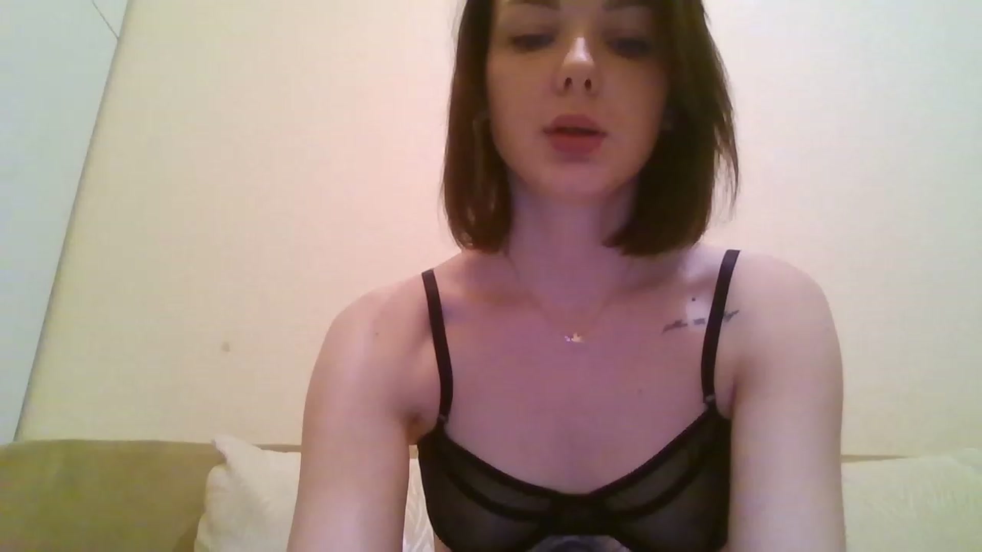 Gallery image thumbnail from RoxieSinner's myfreecams stream on, 01/17/2023, 14:10 image 14 of 20