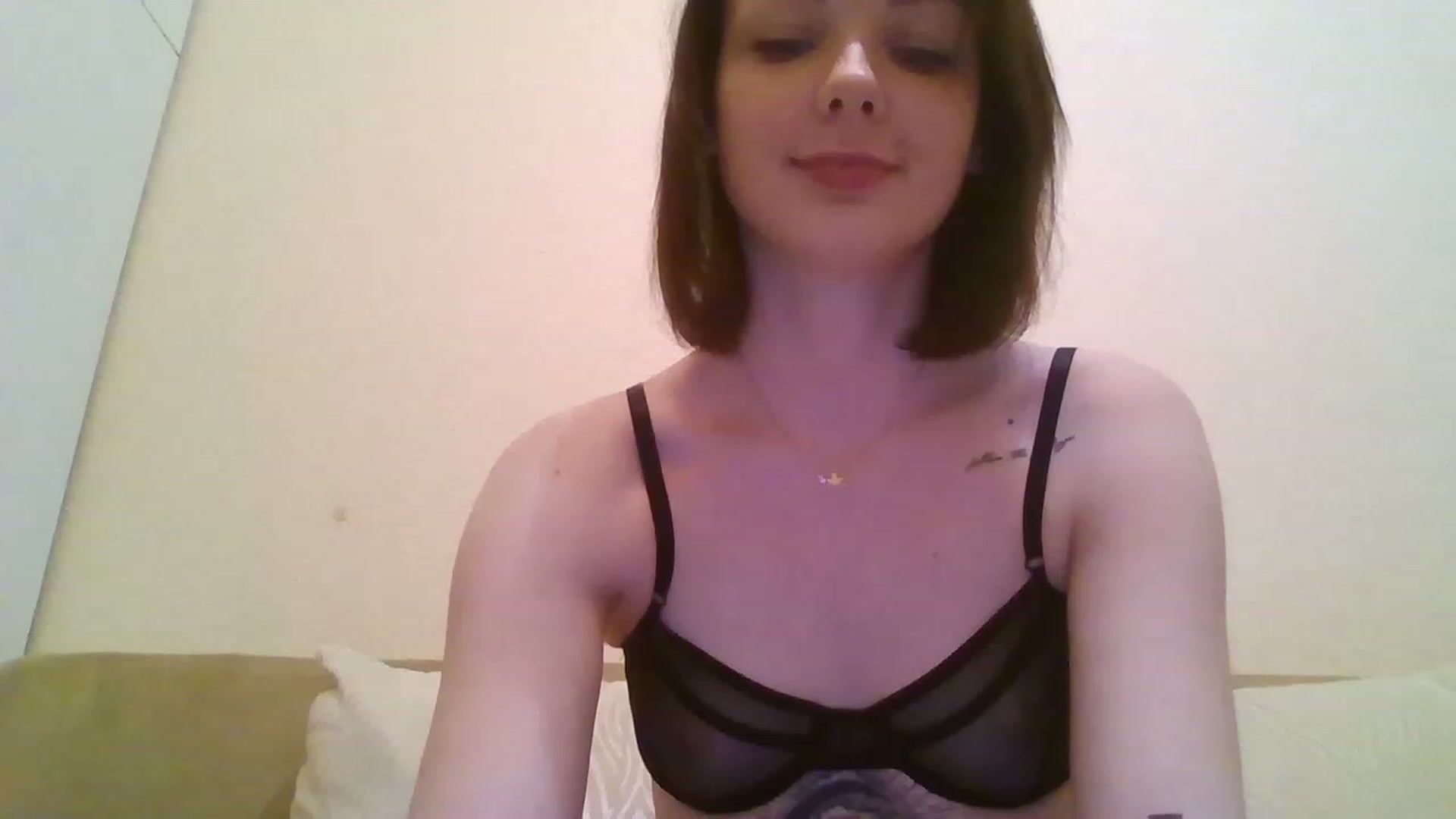 Gallery image thumbnail from RoxieSinner's myfreecams stream on, 01/17/2023, 14:10 image 16 of 20