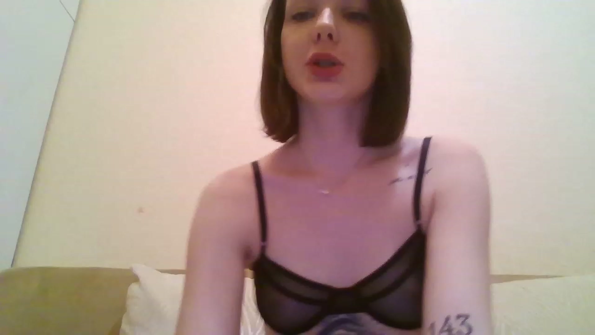 Gallery image thumbnail from RoxieSinner's myfreecams stream on, 01/17/2023, 14:10 image 4 of 20