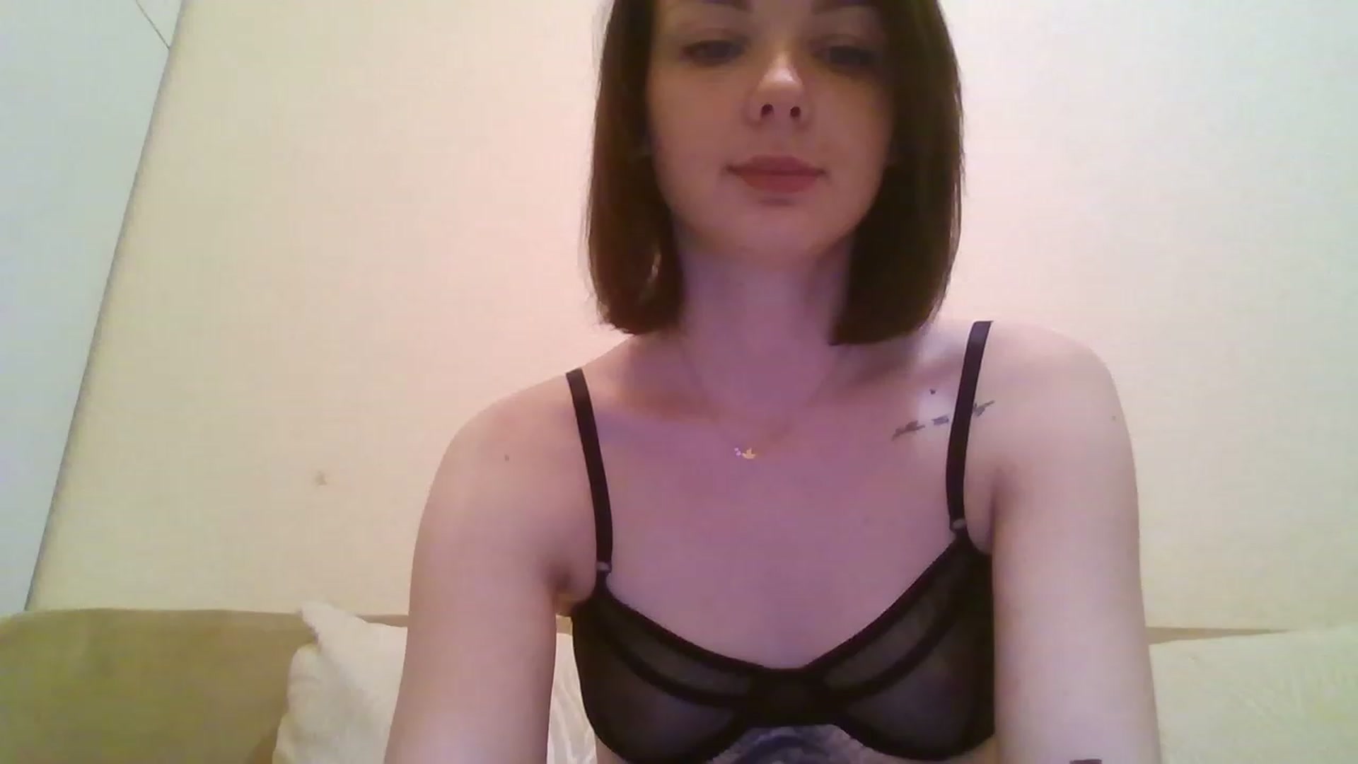 Gallery image thumbnail from RoxieSinner's myfreecams stream on, 01/17/2023, 14:10 image 5 of 20