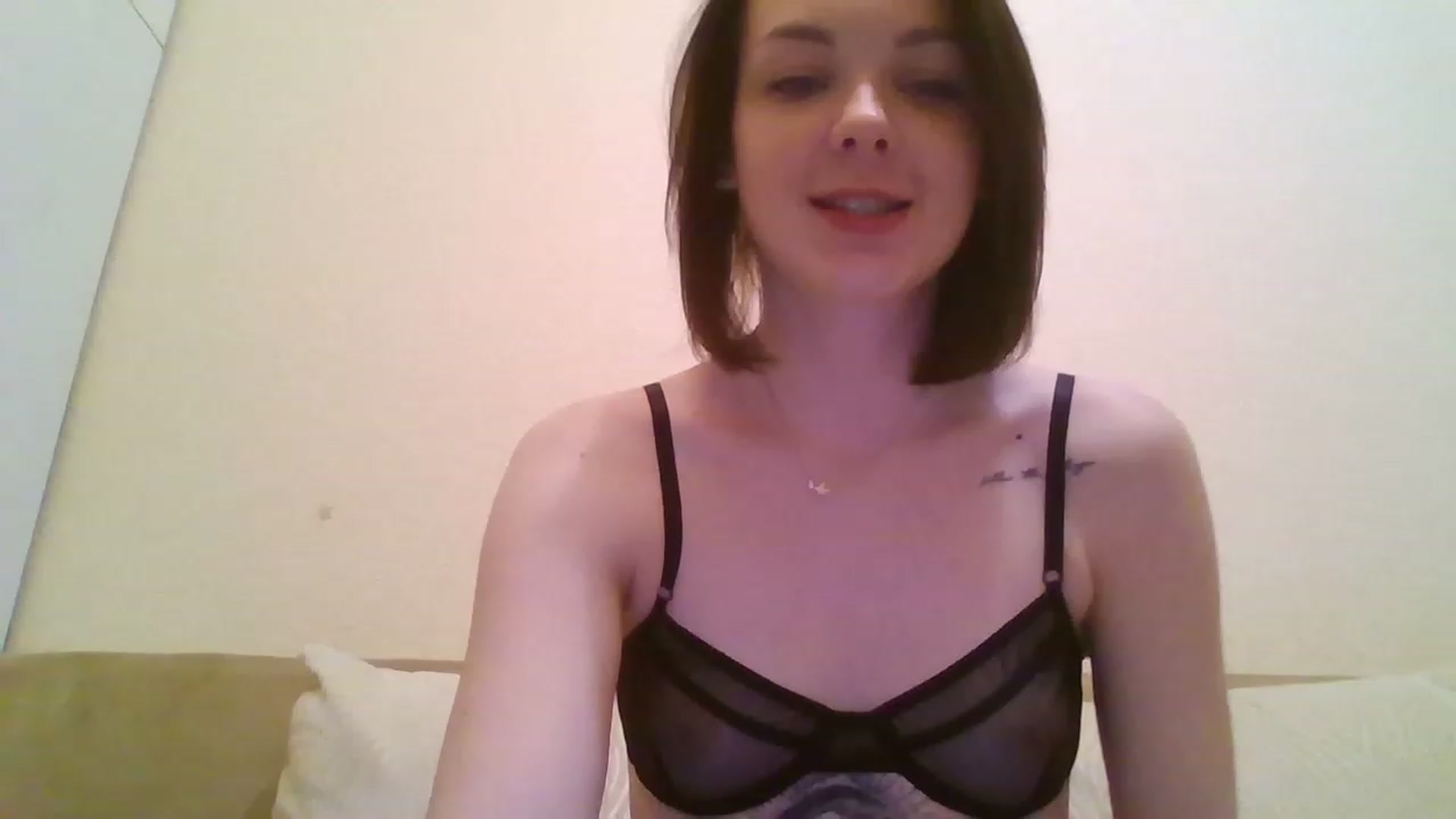 Gallery image thumbnail from RoxieSinner's myfreecams stream on, 01/17/2023, 14:10 image 6 of 20