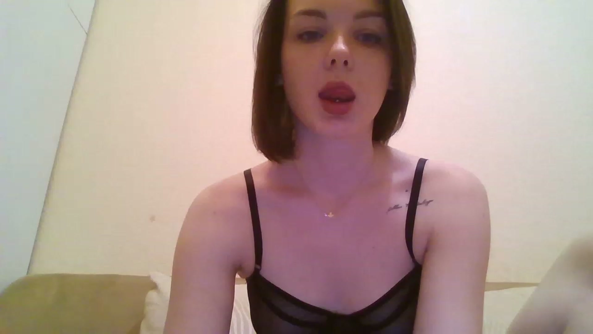 Gallery image thumbnail from RoxieSinner's myfreecams stream on, 01/17/2023, 15:26 image 14 of 20