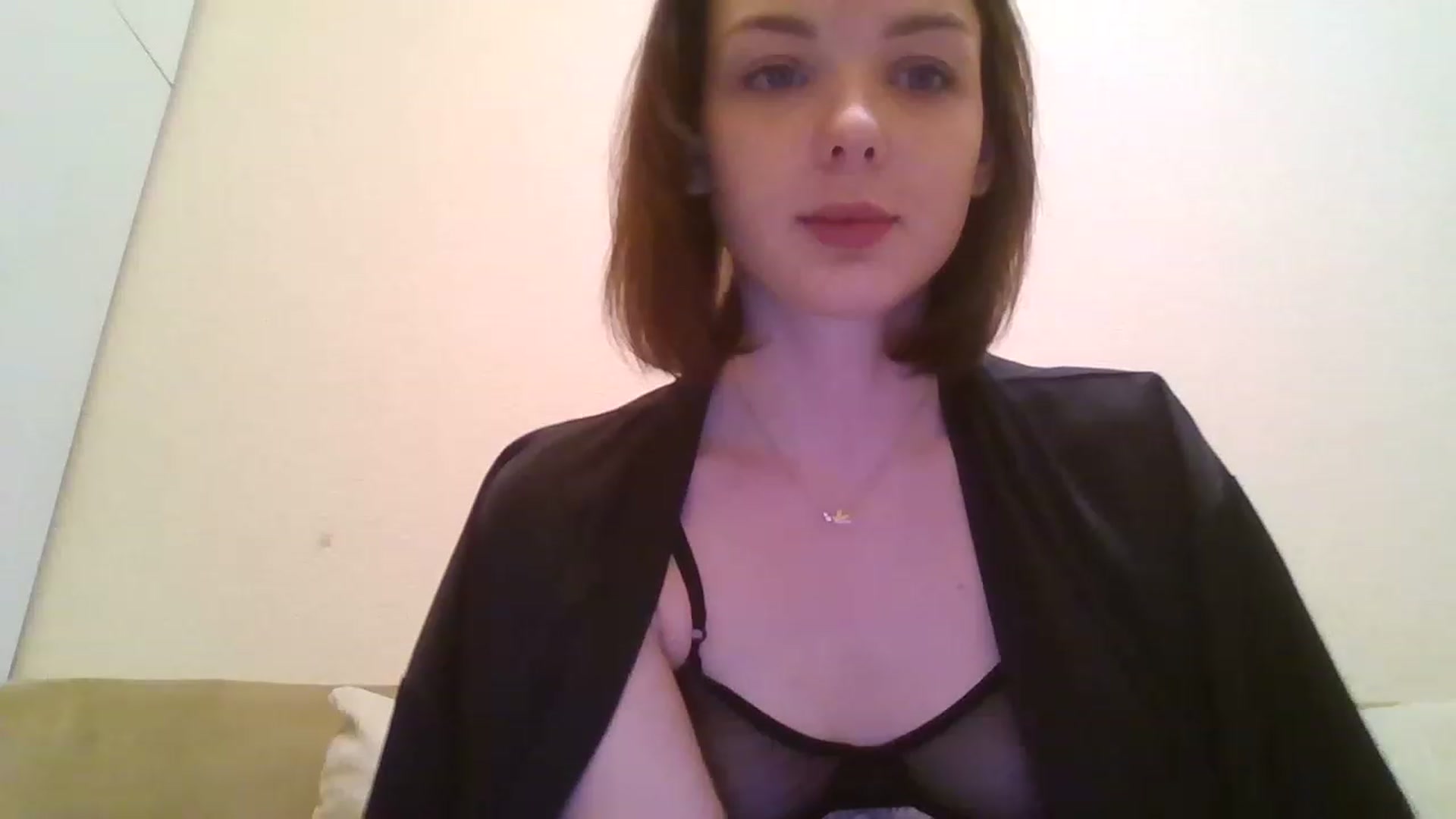 Gallery image thumbnail from RoxieSinner's myfreecams stream on, 01/18/2023, 14:59 image 6 of 20