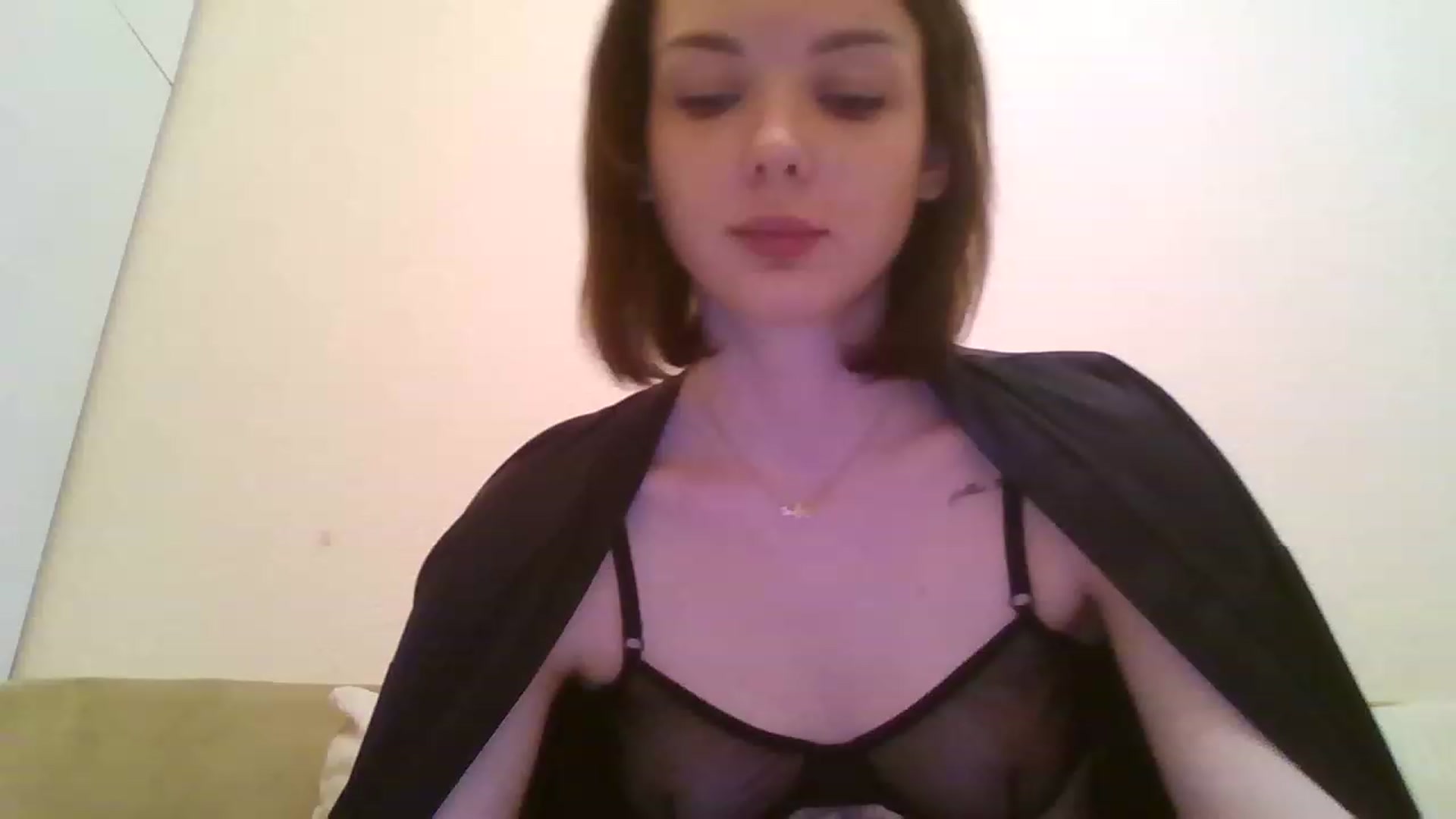 Gallery image thumbnail from RoxieSinner's myfreecams stream on, 01/18/2023, 14:59 image 7 of 20