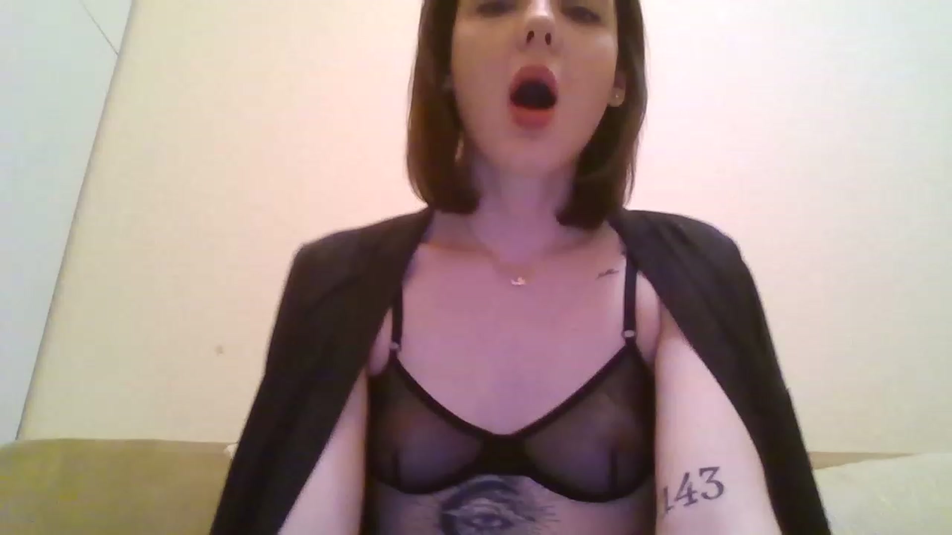 Gallery image thumbnail from RoxieSinner's myfreecams stream on, 01/18/2023, 14:59 image 13 of 20