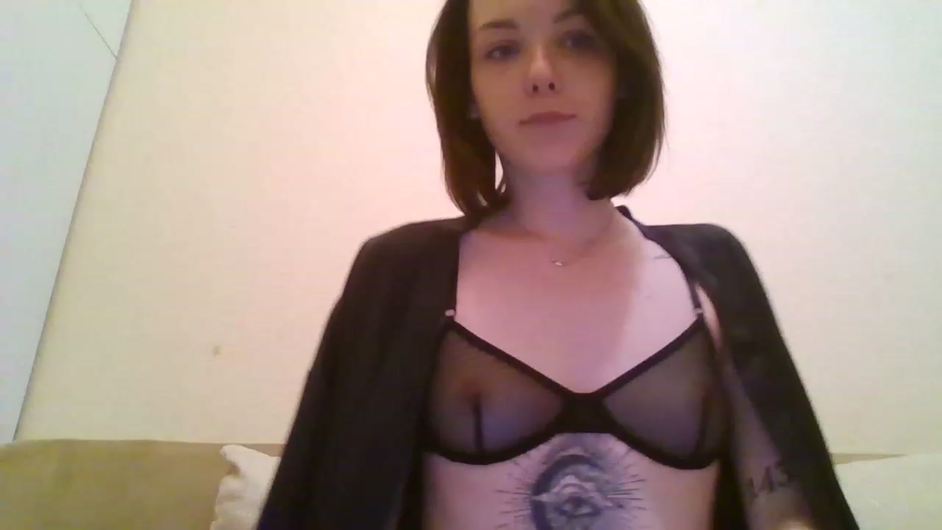 Gallery image thumbnail from RoxieSinner's myfreecams stream on, 01/18/2023, 14:59 image 10 of 20