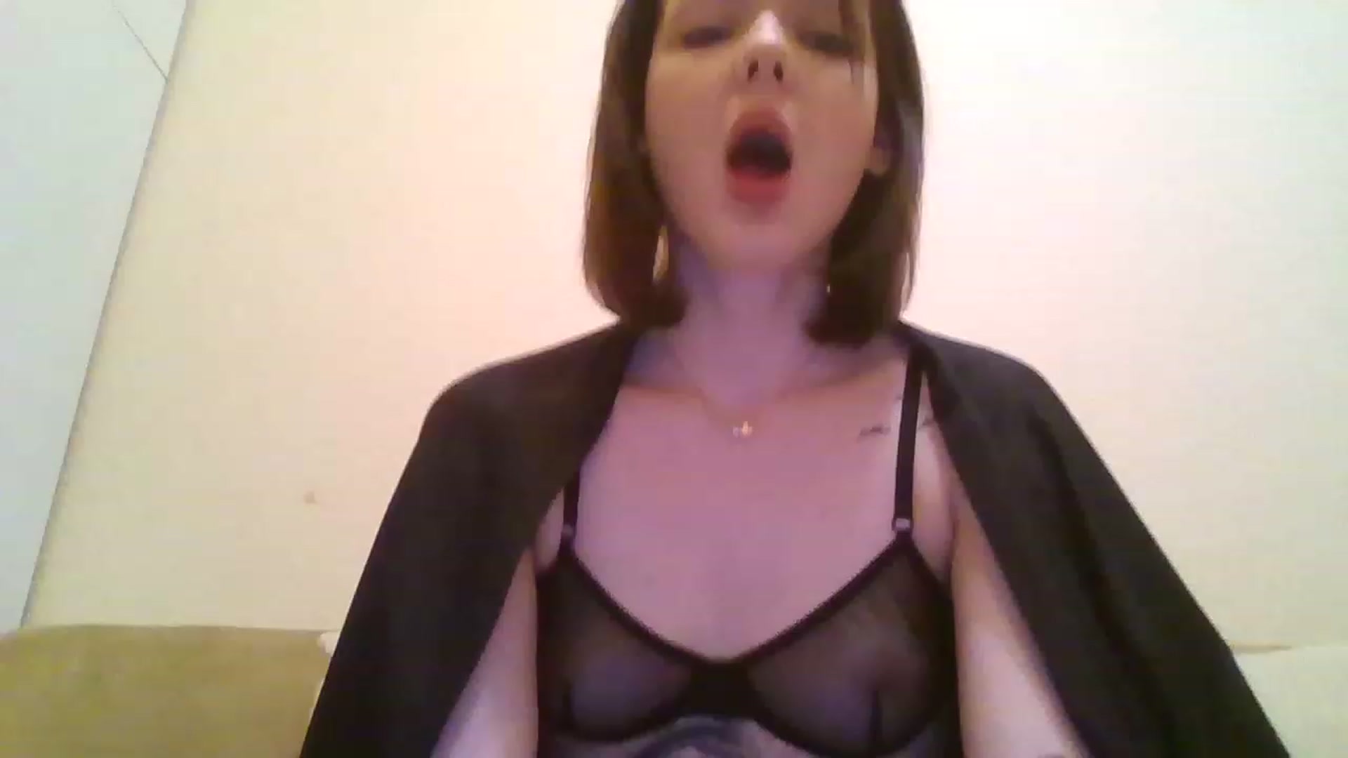 Gallery image thumbnail from RoxieSinner's myfreecams stream on, 01/18/2023, 14:59 image 14 of 20