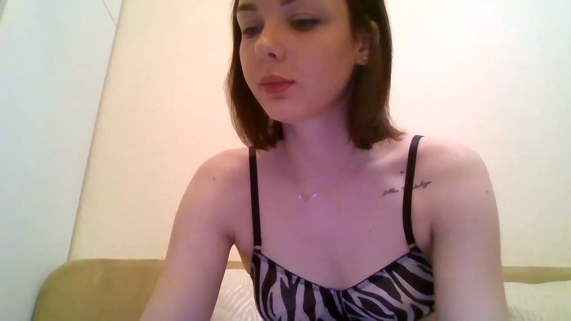 Gallery image thumbnail from RoxieSinner's myfreecams stream on, 01/21/2023, 13:41 image 3 of 20