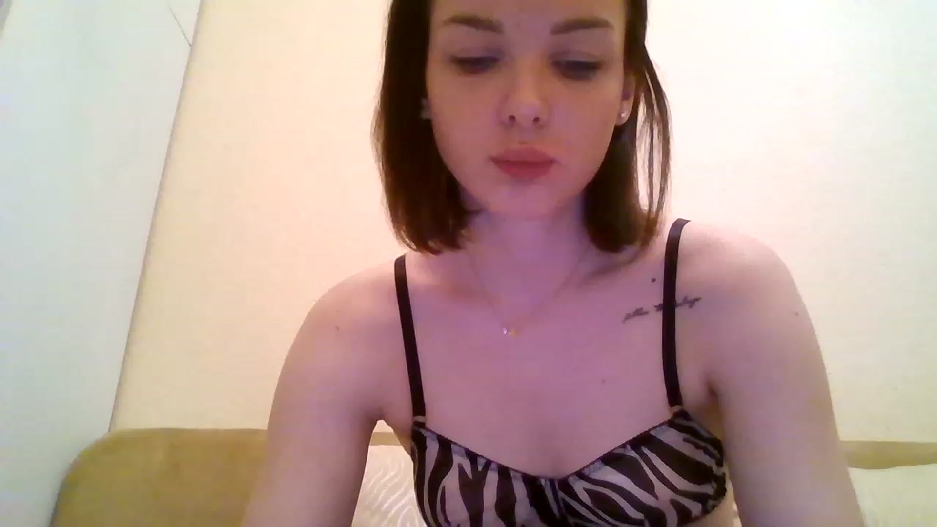 Gallery image thumbnail from RoxieSinner's myfreecams stream on, 01/21/2023, 13:41 image 1 of 20