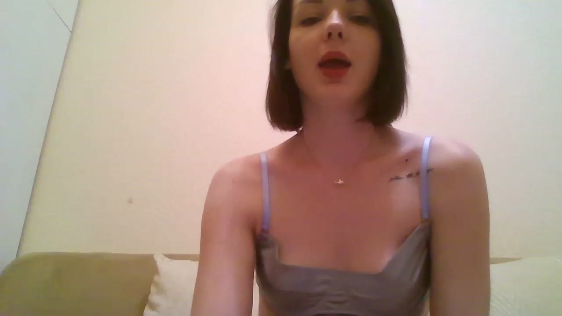 Gallery image thumbnail from RoxieSinner's myfreecams stream on, 01/29/2023, 17:00 image 7 of 20
