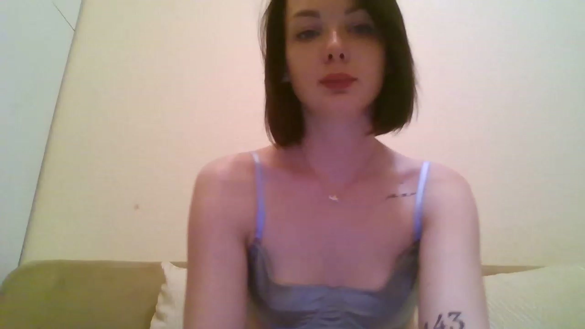 Gallery image thumbnail from RoxieSinner's myfreecams stream on, 01/29/2023, 17:00 image 9 of 20