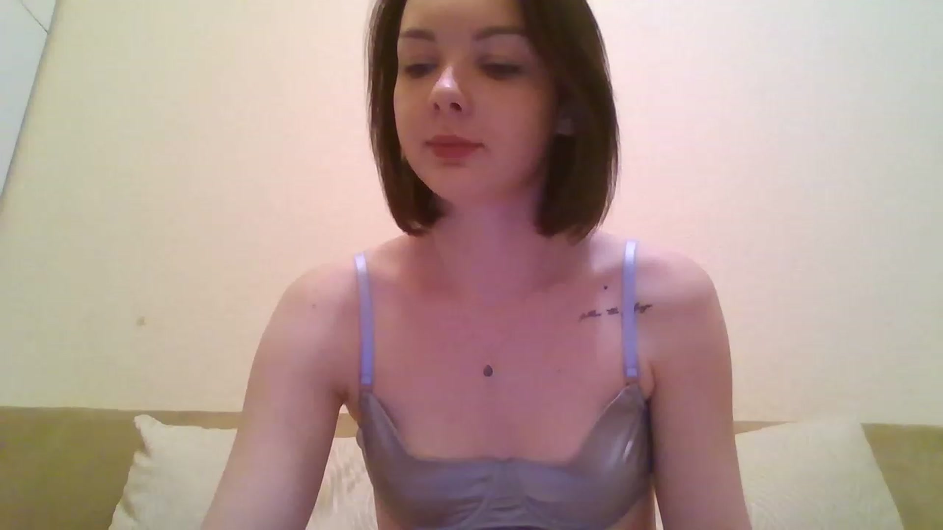 Gallery image thumbnail from RoxieSinner's myfreecams stream on, 02/01/2023, 15:21 image 13 of 20