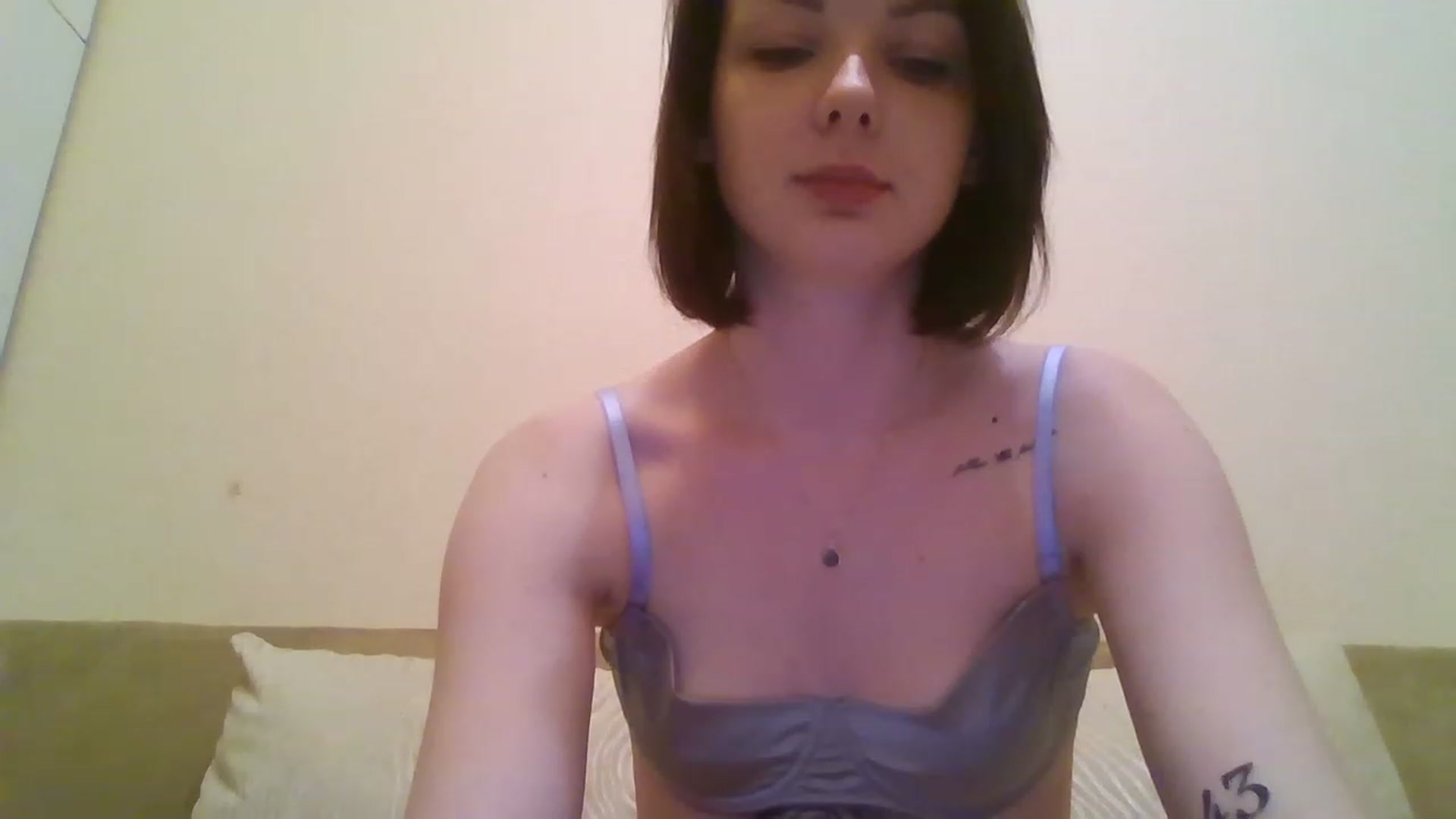 Gallery image thumbnail from RoxieSinner's myfreecams stream on, 02/01/2023, 15:21 image 18 of 20