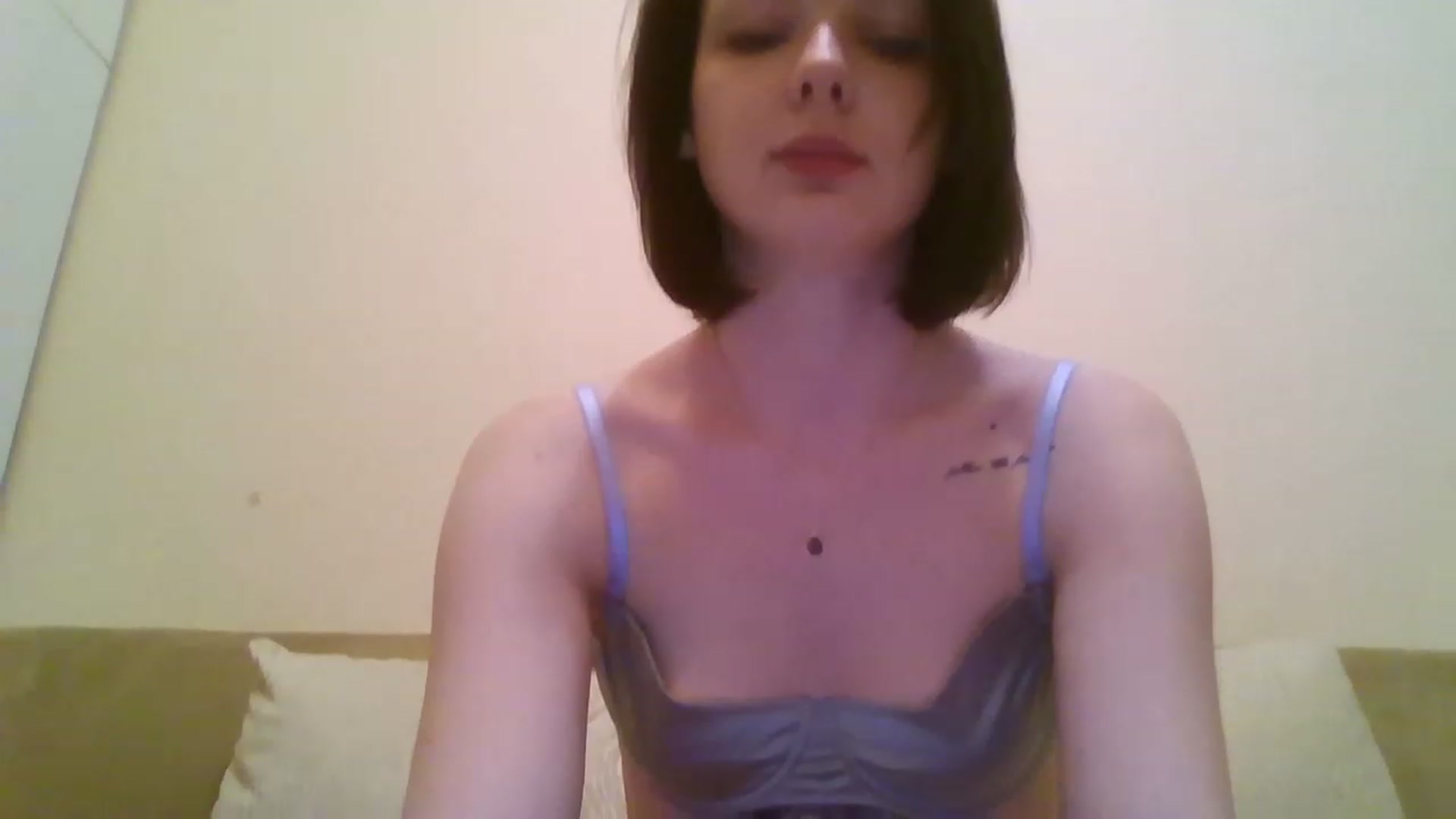 Gallery image thumbnail from RoxieSinner's myfreecams stream on, 02/01/2023, 15:21 image 6 of 20