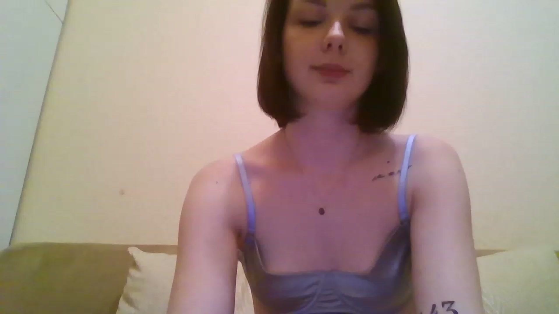 Gallery image thumbnail from RoxieSinner's myfreecams stream on, 02/01/2023, 16:22 image 13 of 20
