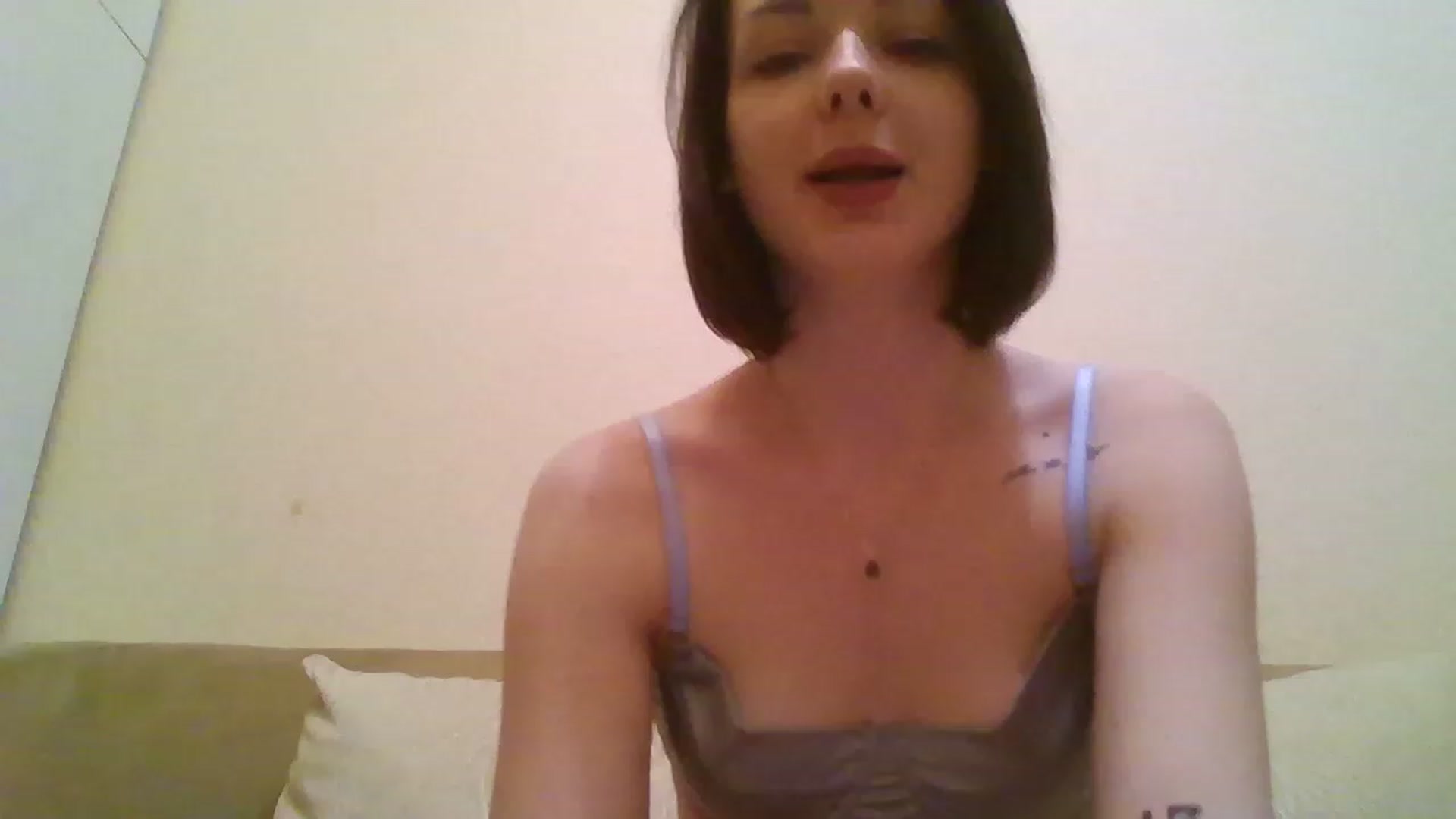 Gallery image thumbnail from RoxieSinner's myfreecams stream on, 02/01/2023, 16:22 image 1 of 20