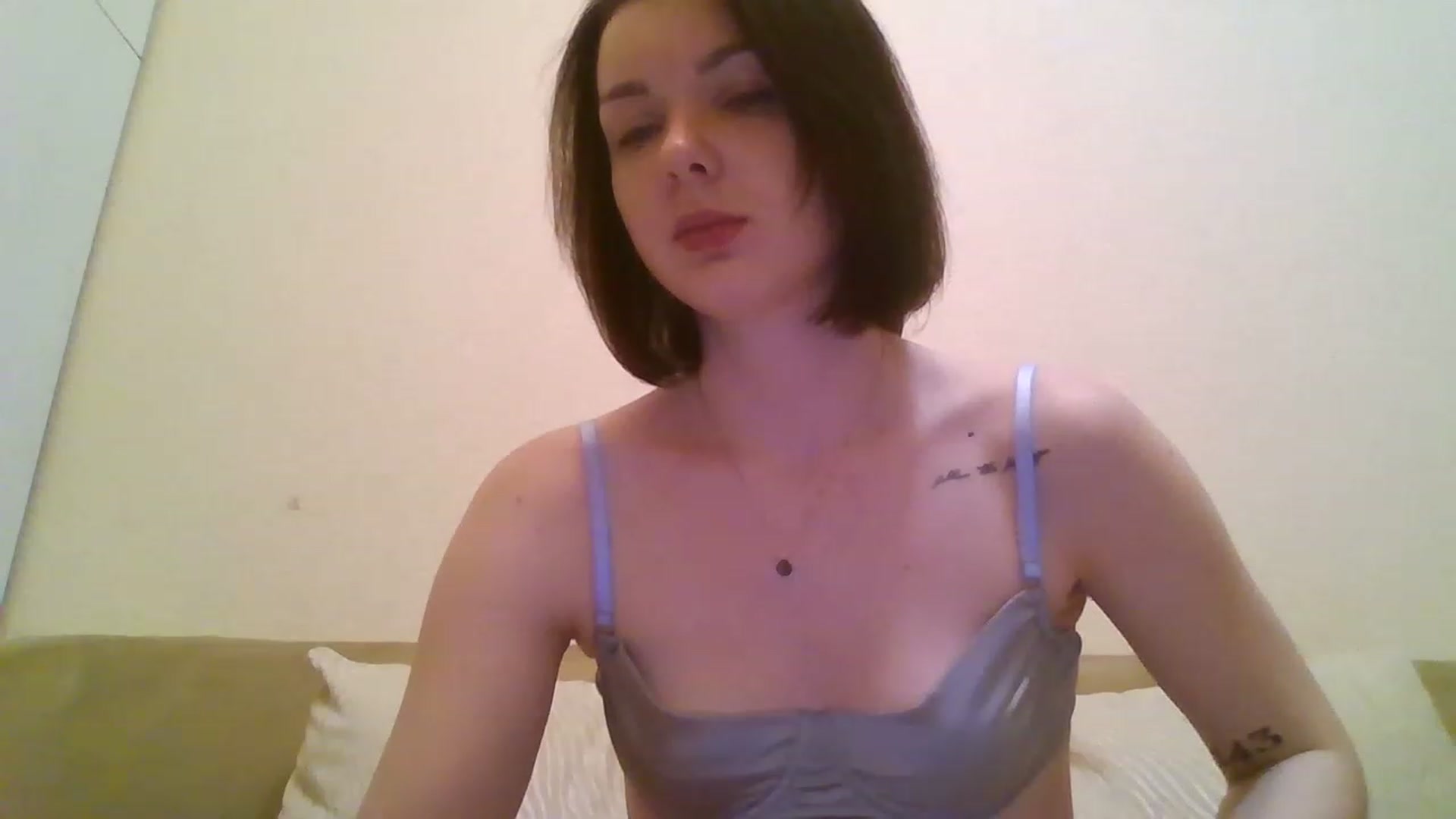 Gallery image thumbnail from RoxieSinner's myfreecams stream on, 02/01/2023, 16:22 image 15 of 20