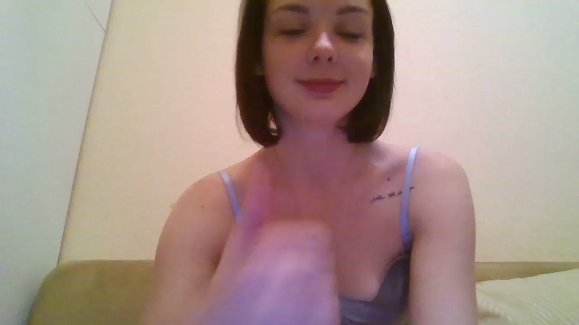 Gallery image thumbnail from RoxieSinner's myfreecams stream on, 02/01/2023, 19:19 image 18 of 20