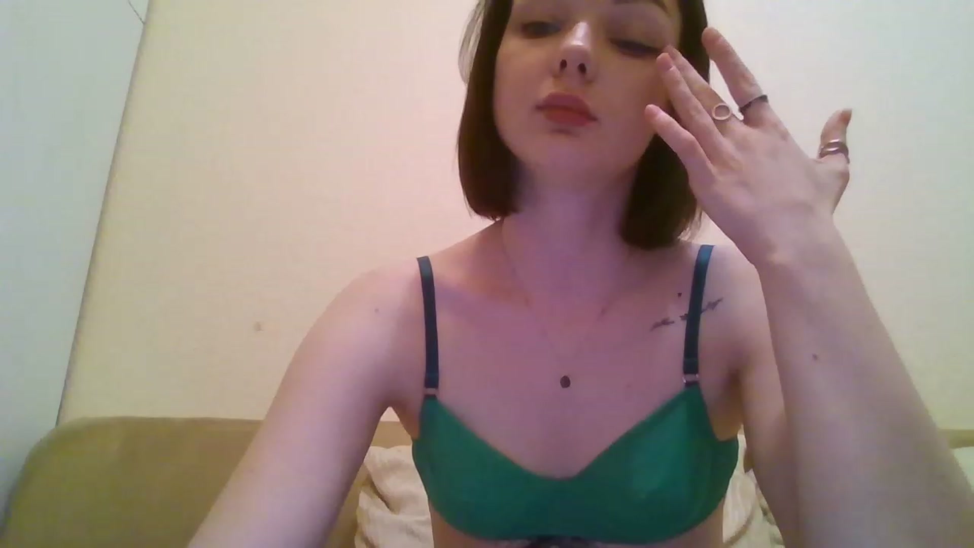 Gallery image thumbnail from RoxieSinner's myfreecams stream on, 02/02/2023, 17:36 image 15 of 20