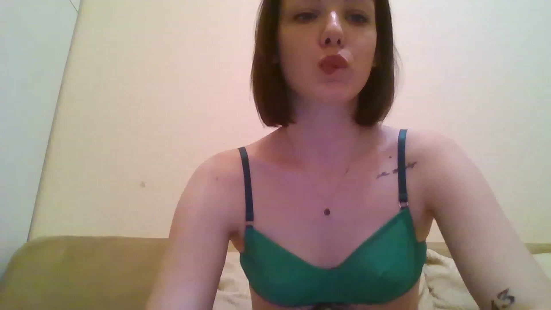 Gallery image thumbnail from RoxieSinner's myfreecams stream on, 02/02/2023, 17:36 image 18 of 20