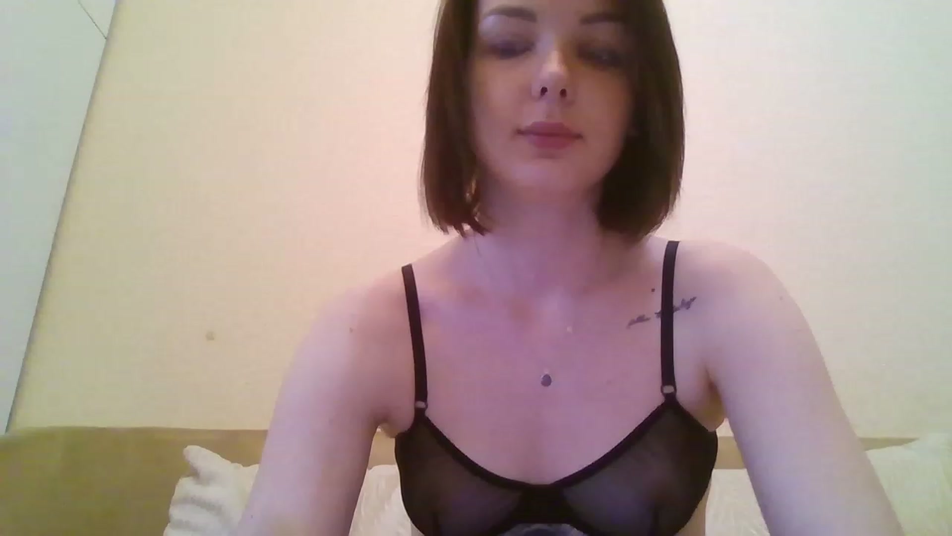 Gallery image thumbnail from RoxieSinner's myfreecams stream on, 02/14/2023, 12:46 image 14 of 20