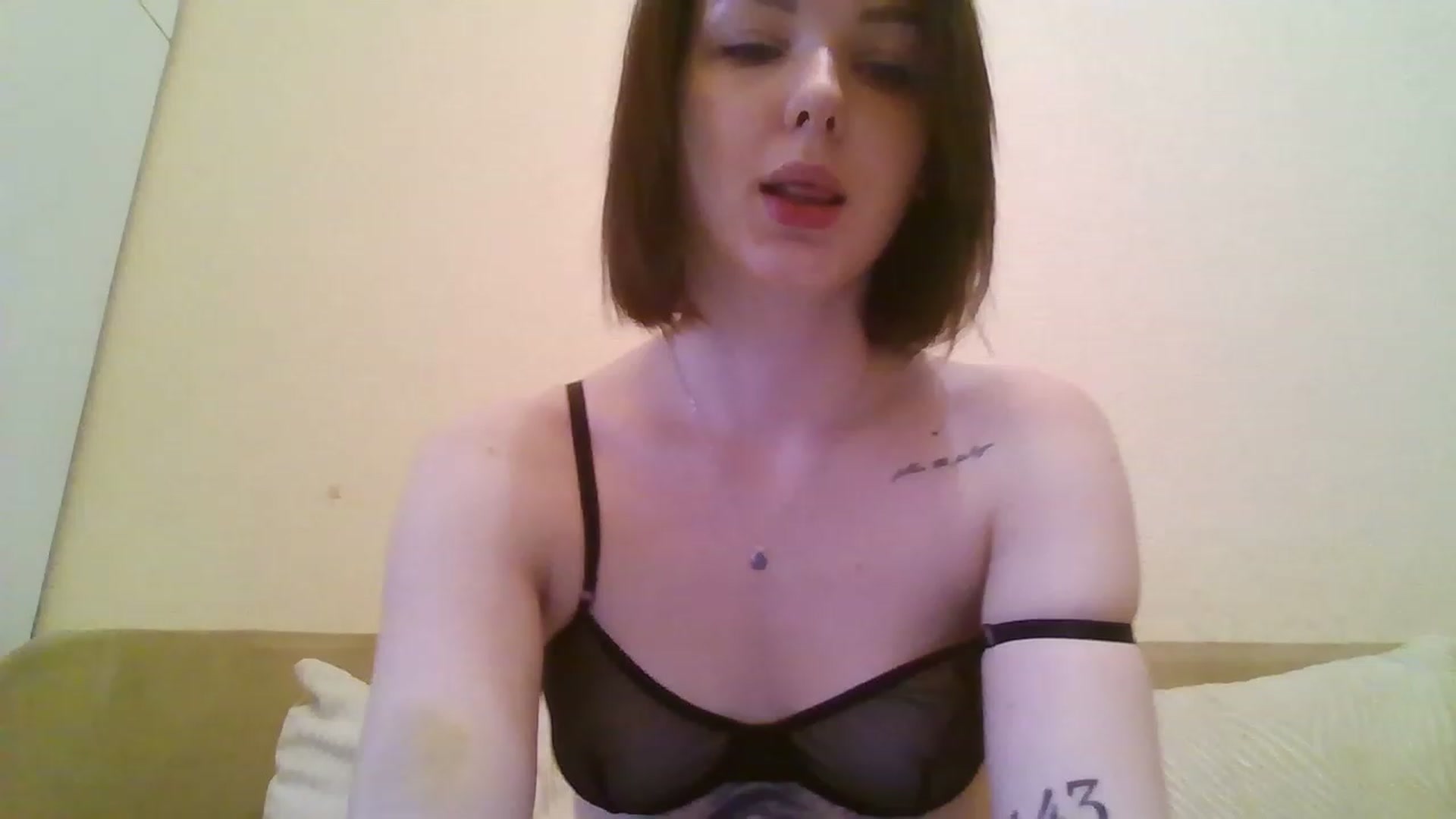 Gallery image thumbnail from RoxieSinner's myfreecams stream on, 02/14/2023, 12:46 image 4 of 20