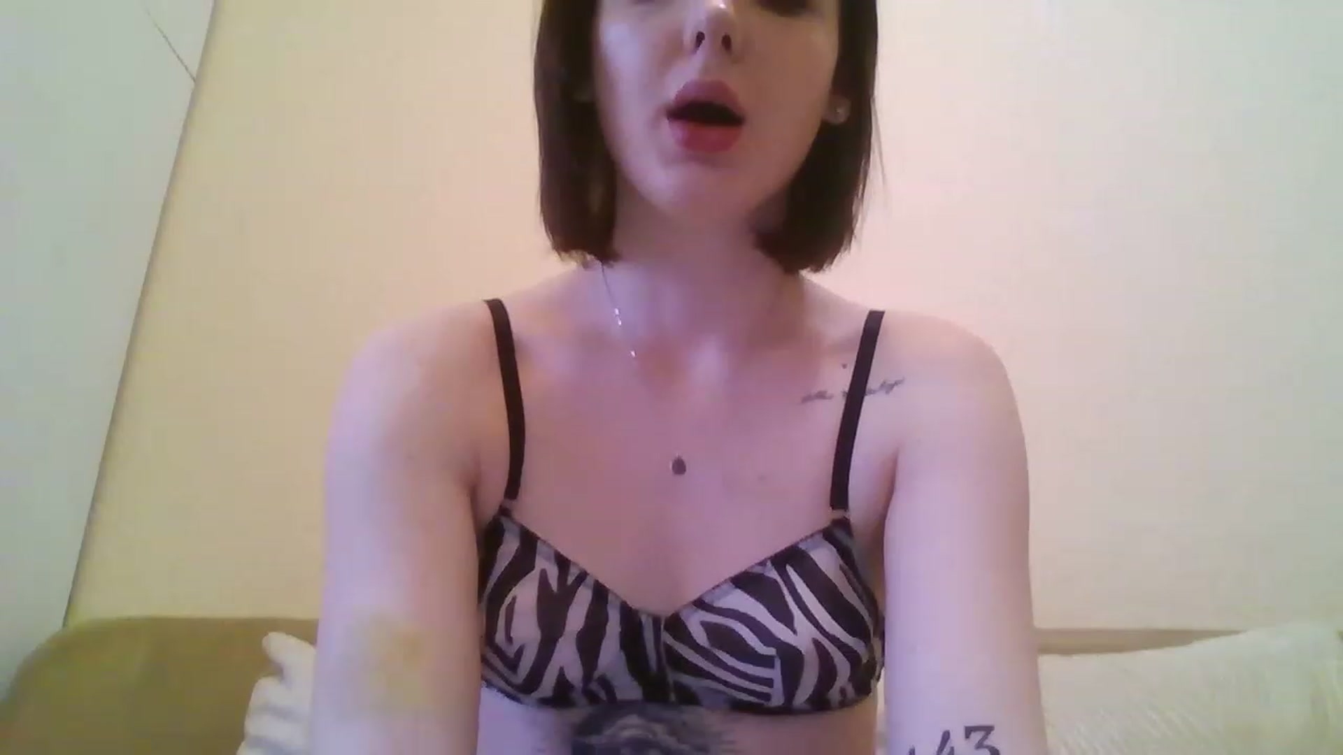Gallery image thumbnail from RoxieSinner's myfreecams stream on, 02/15/2023, 11:05 image 8 of 20